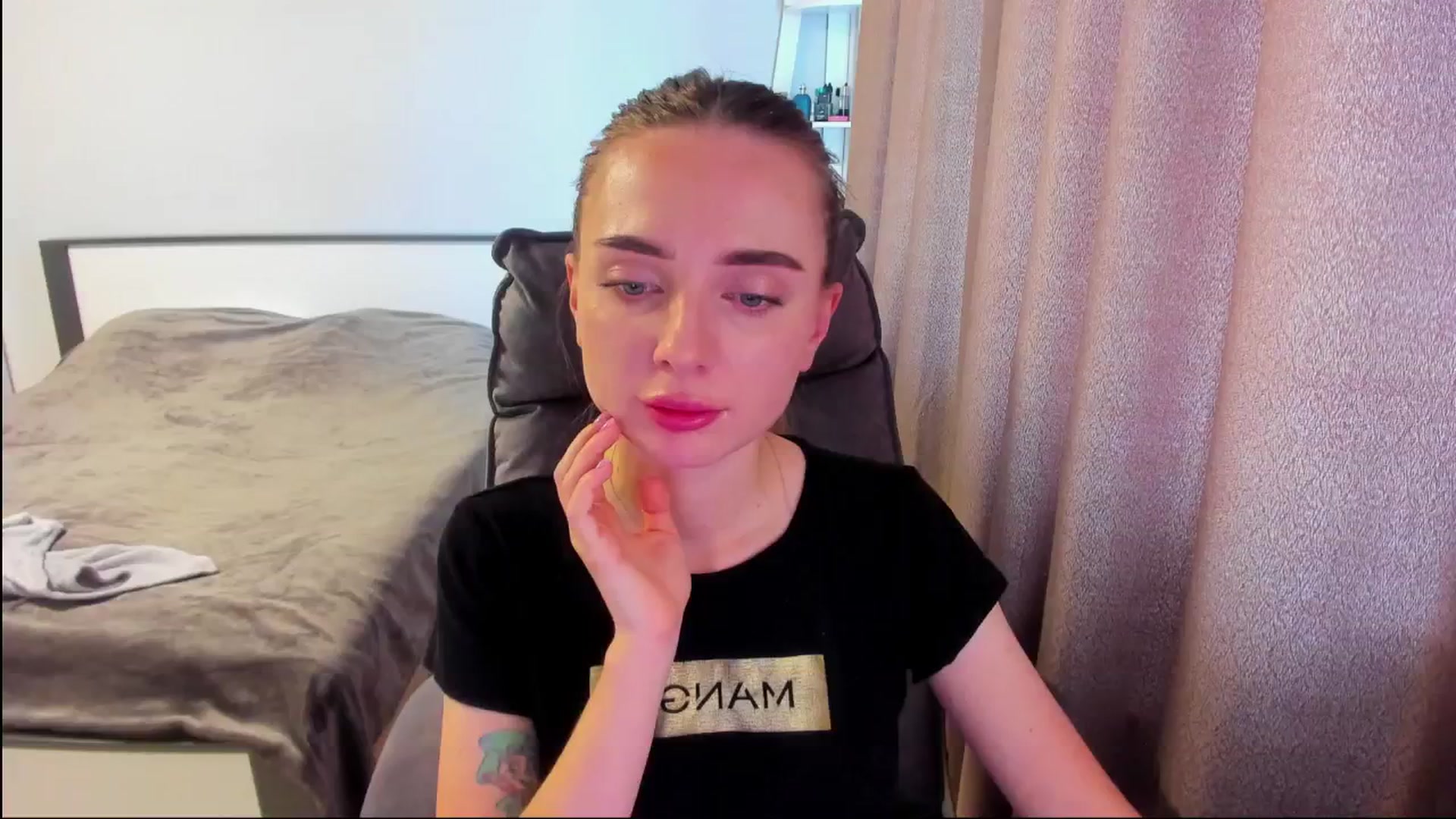 Gallery image thumbnail from Iam_Sasha's myfreecams stream on, 06/30/2025, 09:57 image 3 of 20