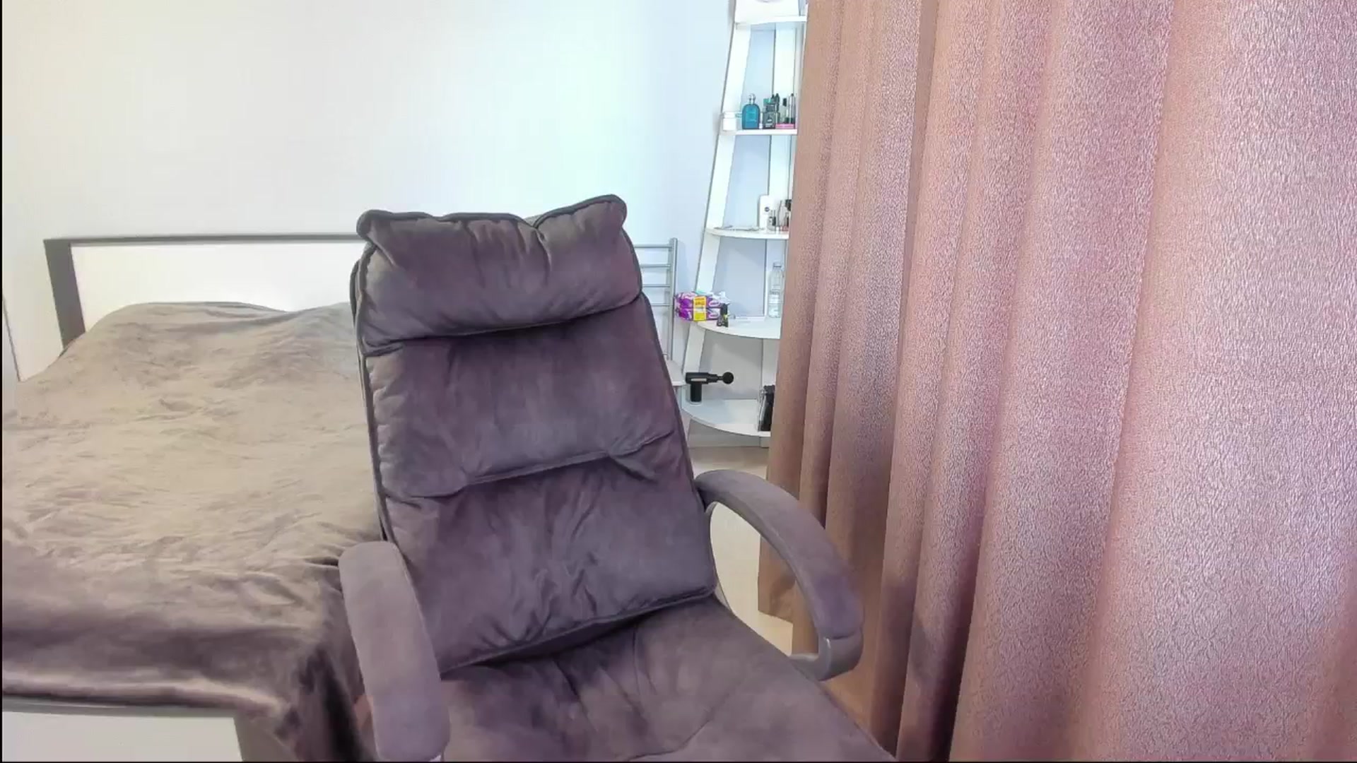 Gallery image thumbnail from Iam_Sasha's myfreecams stream on, 06/30/2025, 09:57 image 19 of 20