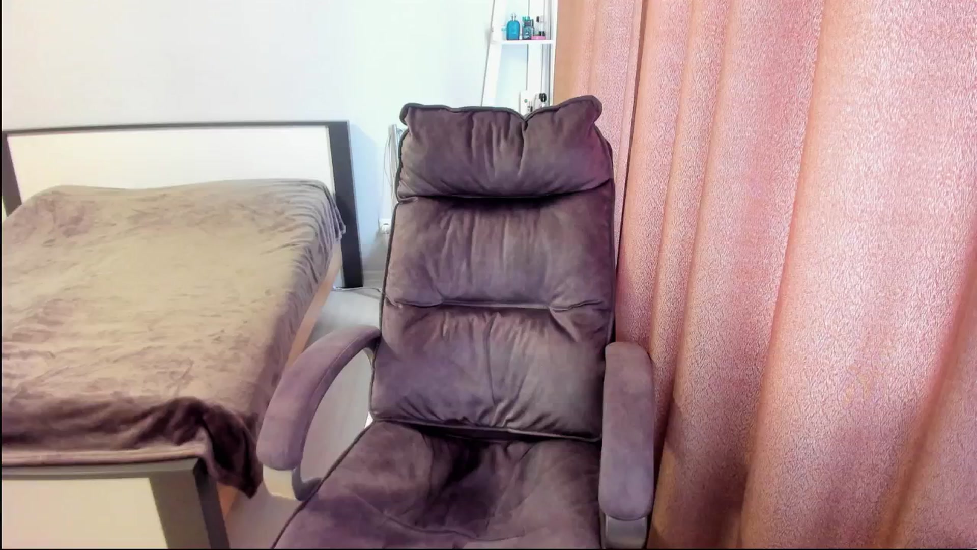 Gallery image thumbnail from Iam_Sasha's myfreecams stream on, 07/01/2025, 12:26 image 7 of 20