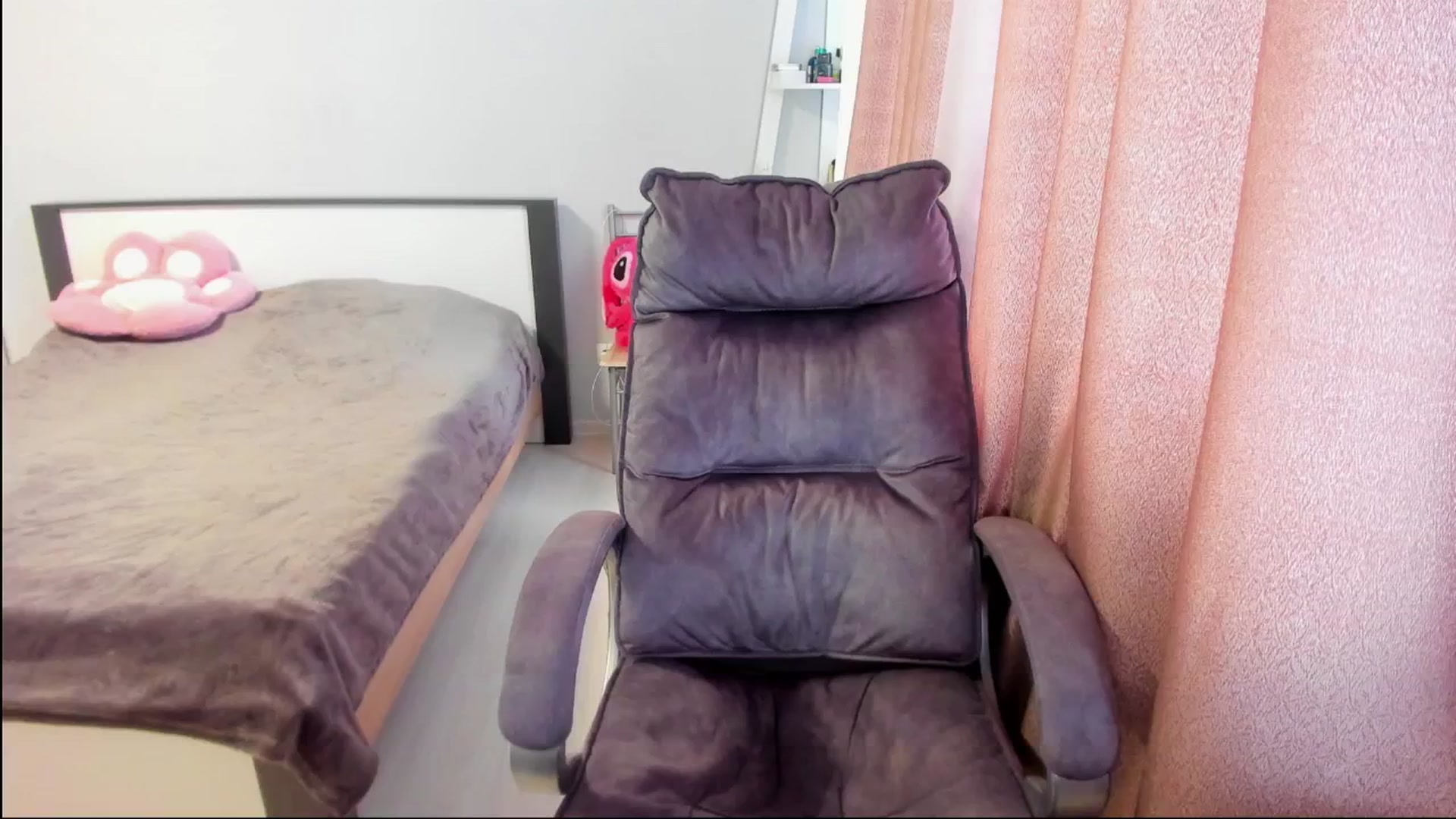 Gallery image thumbnail from Iam_Sasha's myfreecams stream on, 07/10/2025, 13:03 image 1 of 20