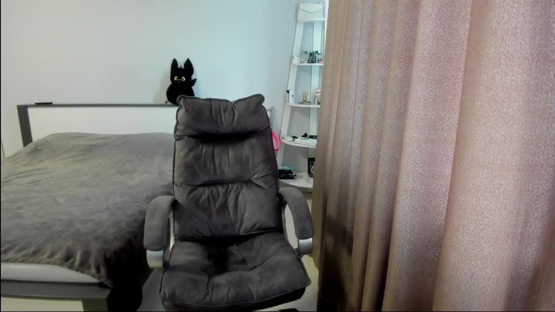 Gallery image thumbnail from Iam_Sasha's myfreecams stream on, 08/19/2025, 12:45 image 1 of 20