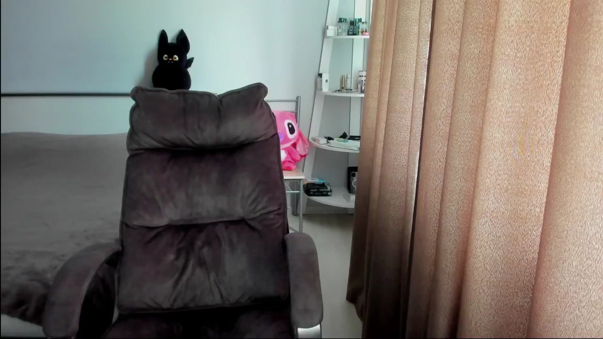 Gallery image thumbnail from Iam_Sasha's myfreecams stream on, 08/19/2025, 12:45 image 10 of 20