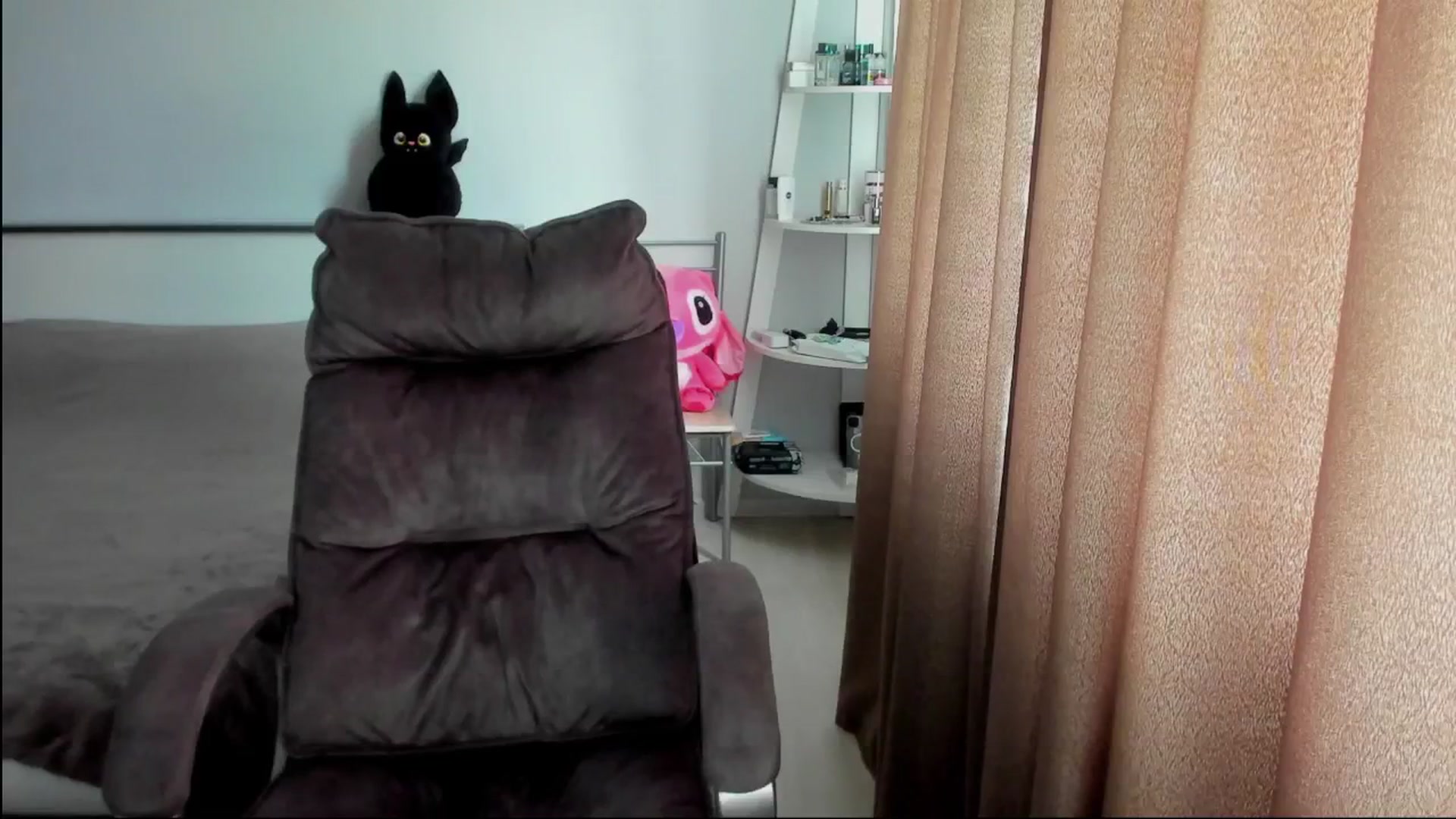 Gallery image thumbnail from Iam_Sasha's myfreecams stream on, 08/19/2025, 12:45 image 11 of 20