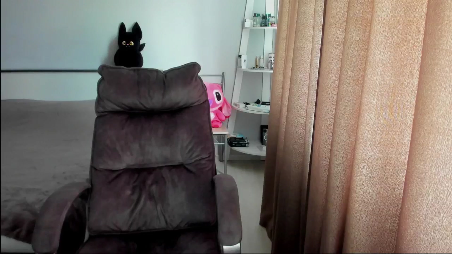 Gallery image thumbnail from Iam_Sasha's myfreecams stream on, 08/19/2025, 12:45 image 12 of 20