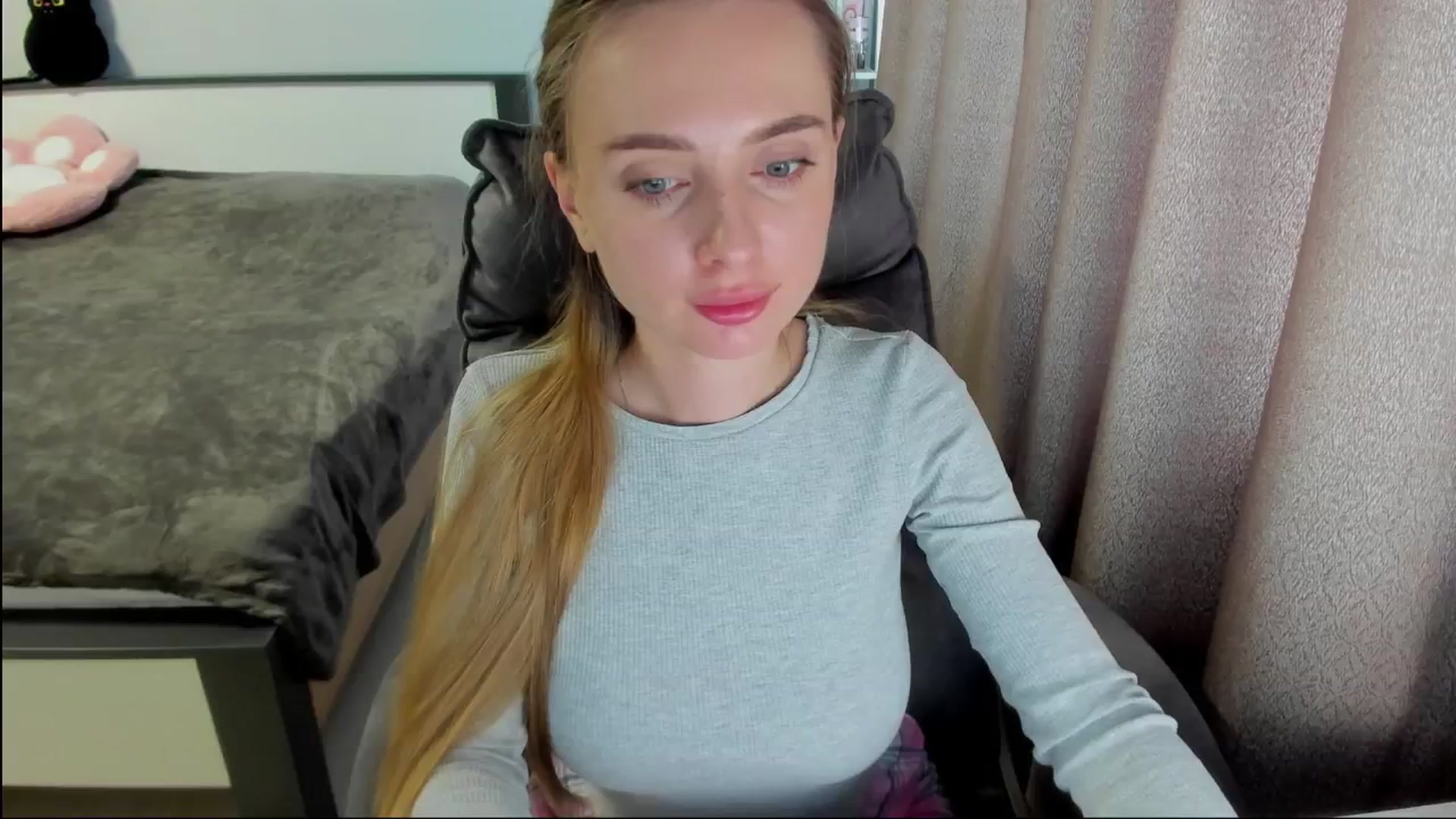 Gallery image thumbnail from Iam_Sasha's myfreecams stream on, 08/20/2025, 09:49 image 7 of 20