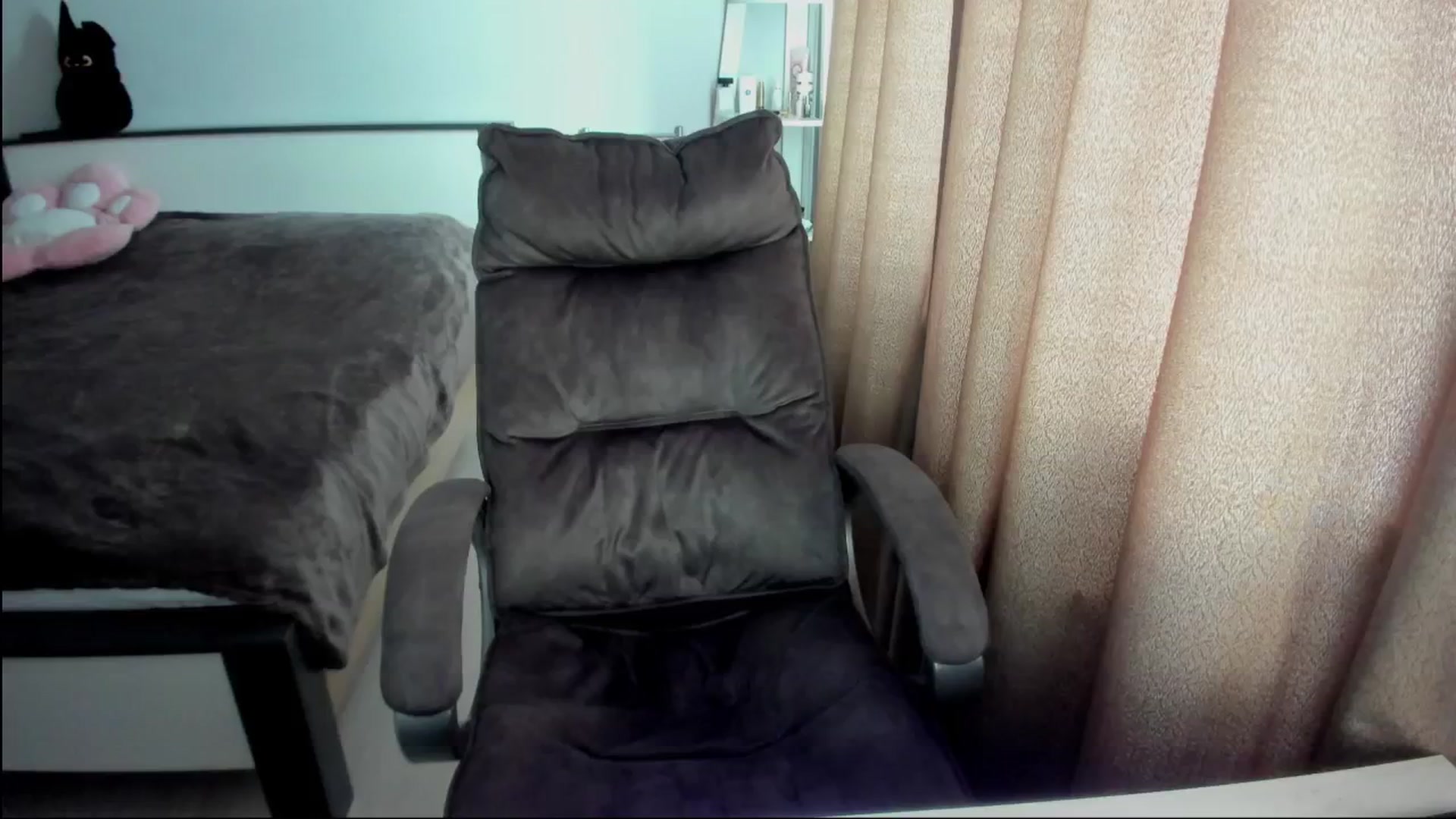 Gallery image thumbnail from Iam_Sasha's myfreecams stream on, 08/20/2025, 12:43 image 13 of 20