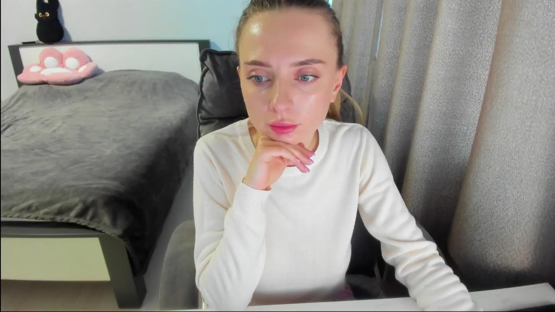 Gallery image thumbnail from Iam_Sasha's myfreecams stream on, 08/21/2025, 08:33 image 7 of 20