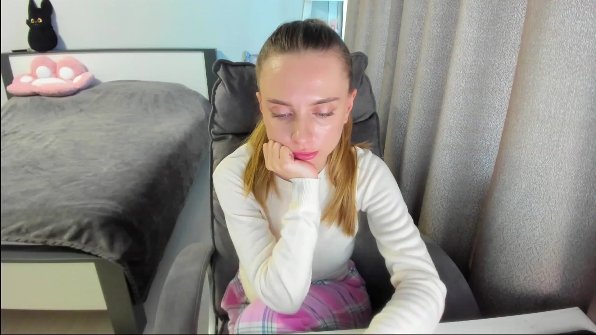 Gallery image thumbnail from Iam_Sasha's myfreecams stream on, 08/21/2025, 09:24 image 20 of 20