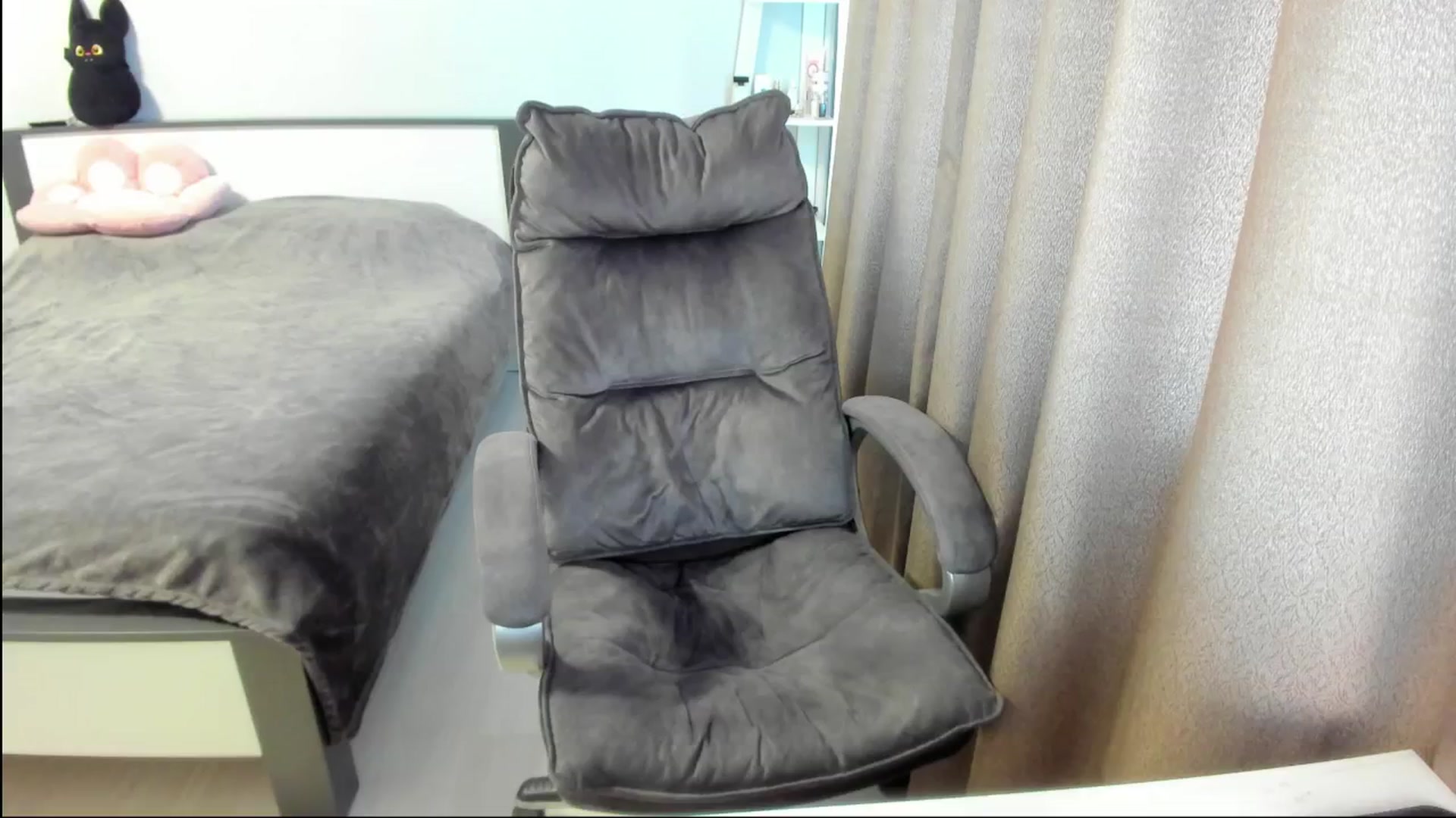 Gallery image thumbnail from Iam_Sasha's myfreecams stream on, 08/21/2025, 09:24 image 11 of 20