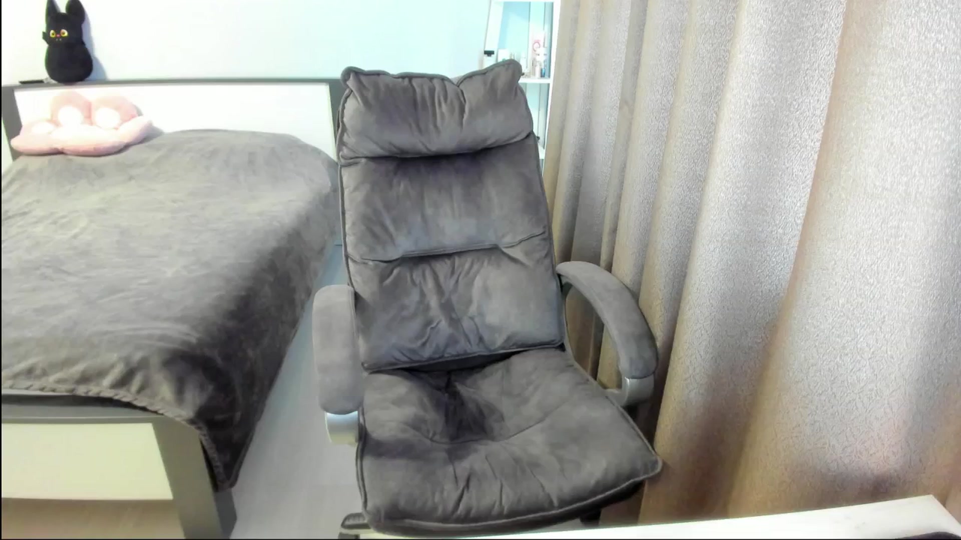 Gallery image thumbnail from Iam_Sasha's myfreecams stream on, 08/21/2025, 09:24 image 10 of 20