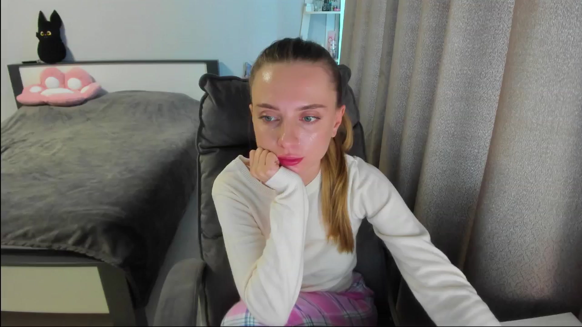 Gallery image thumbnail from Iam_Sasha's myfreecams stream on, 08/21/2025, 09:58 image 19 of 20
