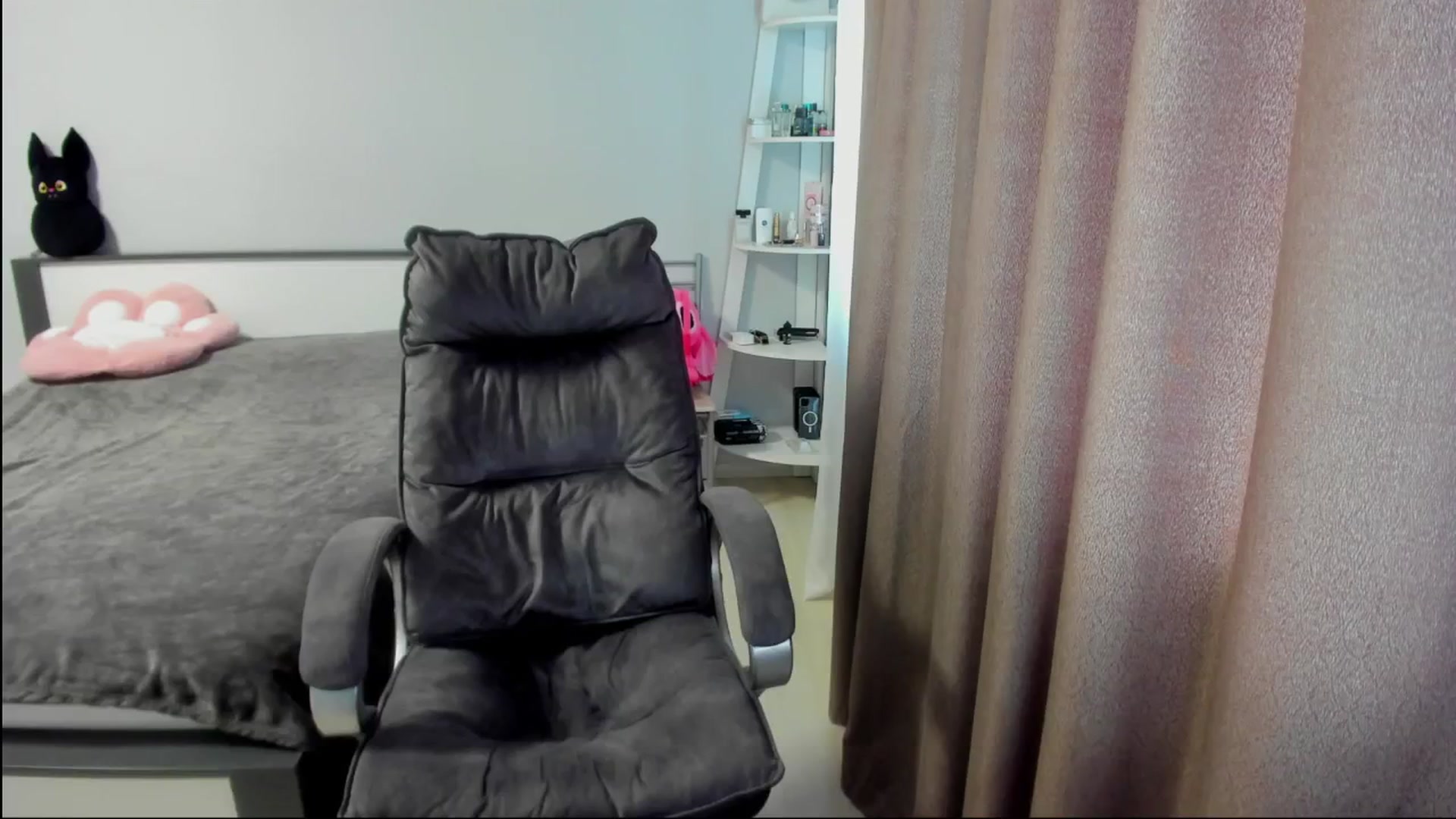 Gallery image thumbnail from Iam_Sasha's myfreecams stream on, 08/22/2025, 11:29 image 20 of 20