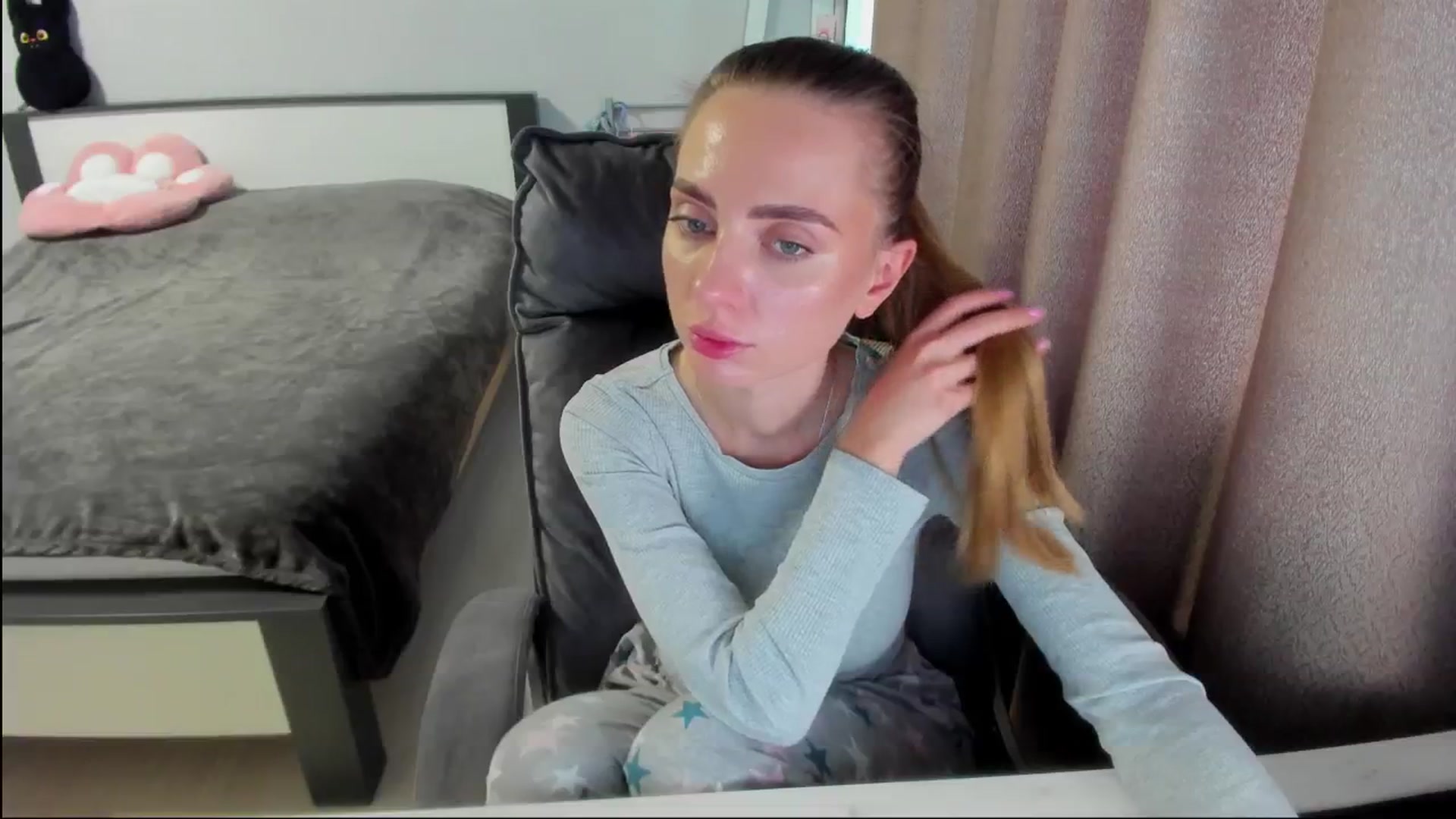 Gallery image thumbnail from Iam_Sasha's myfreecams stream on, 08/22/2025, 11:29 image 9 of 20
