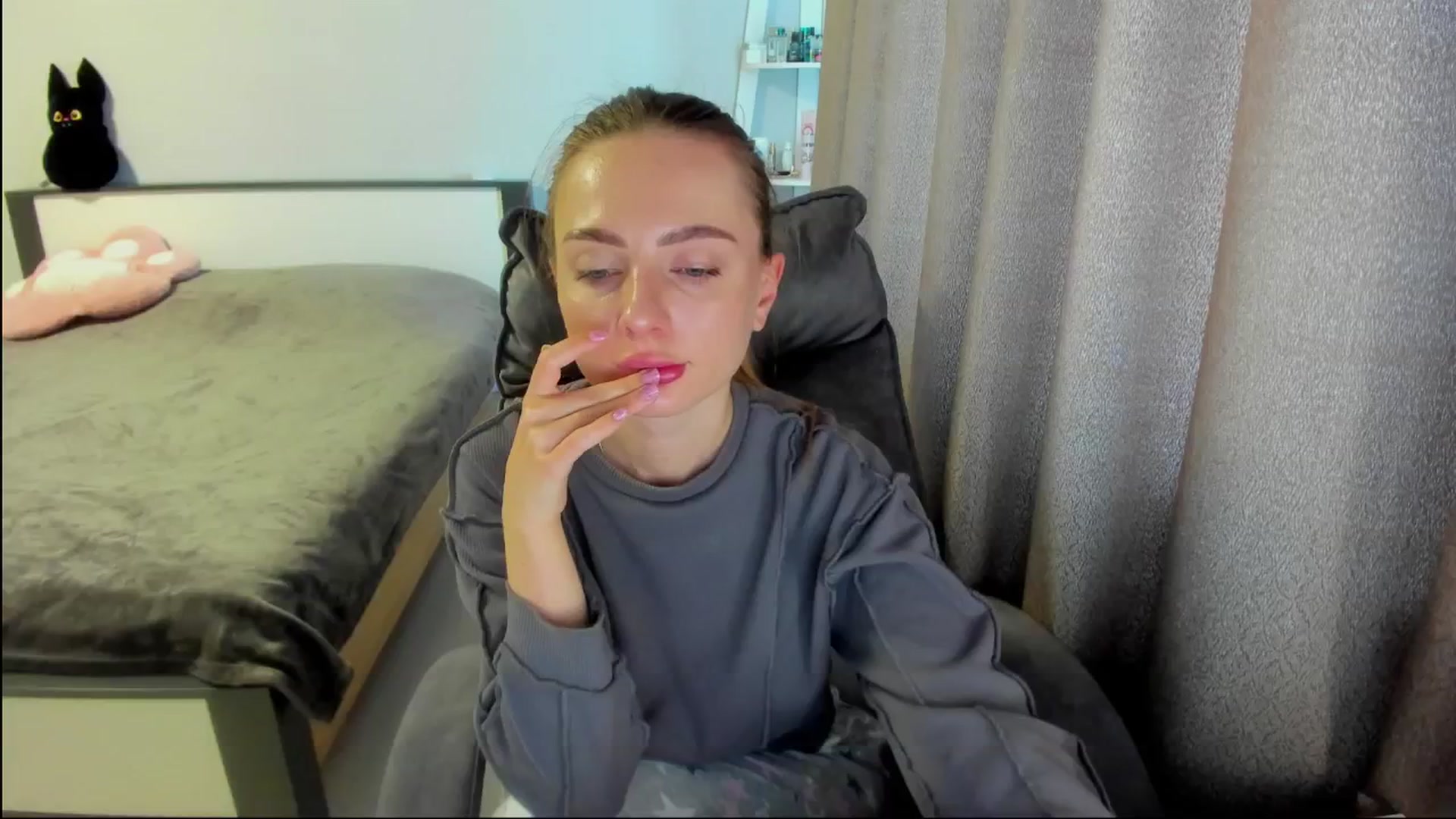 Gallery image thumbnail from Iam_Sasha's myfreecams stream on, 08/29/2025, 10:27 image 4 of 20