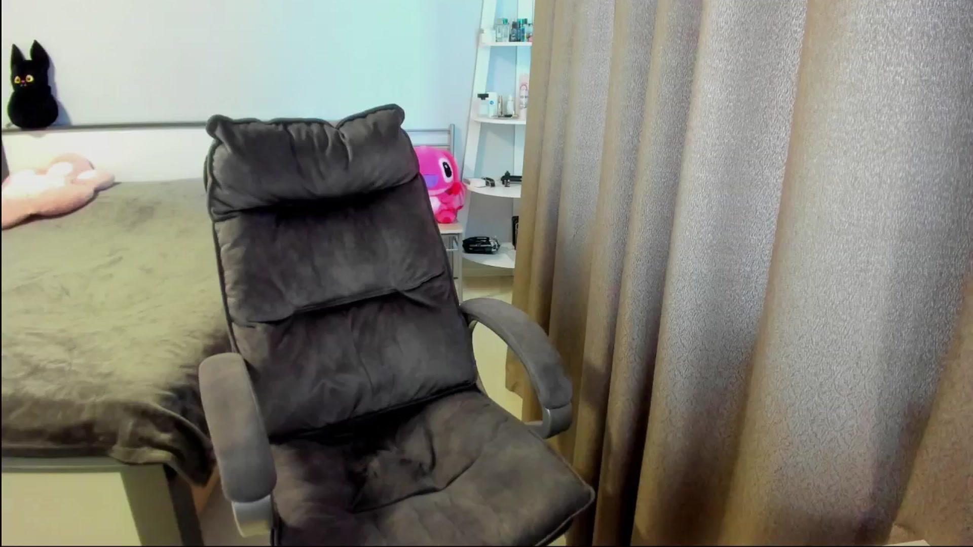 Gallery image thumbnail from Iam_Sasha's myfreecams stream on, 08/29/2025, 10:27 image 11 of 20