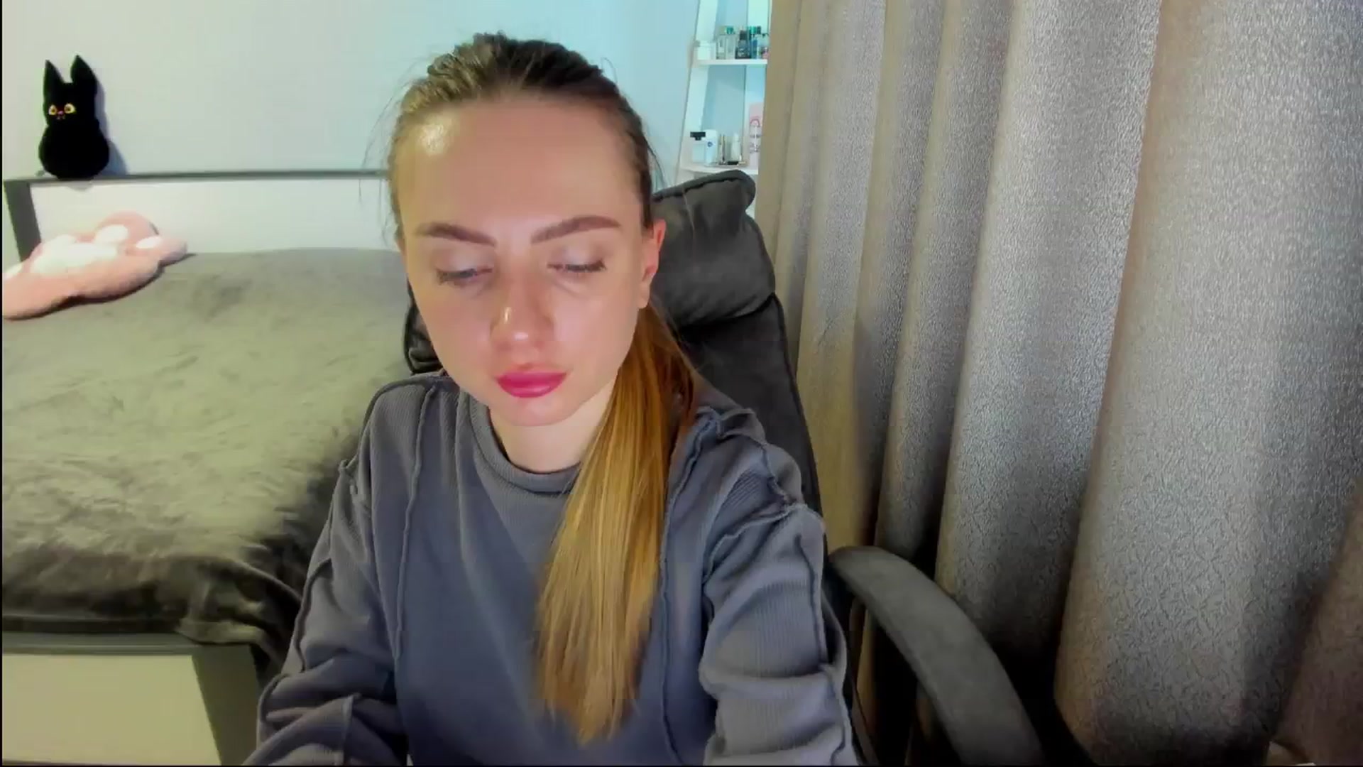 Gallery image thumbnail from Iam_Sasha's myfreecams stream on, 08/29/2025, 10:27 image 6 of 20