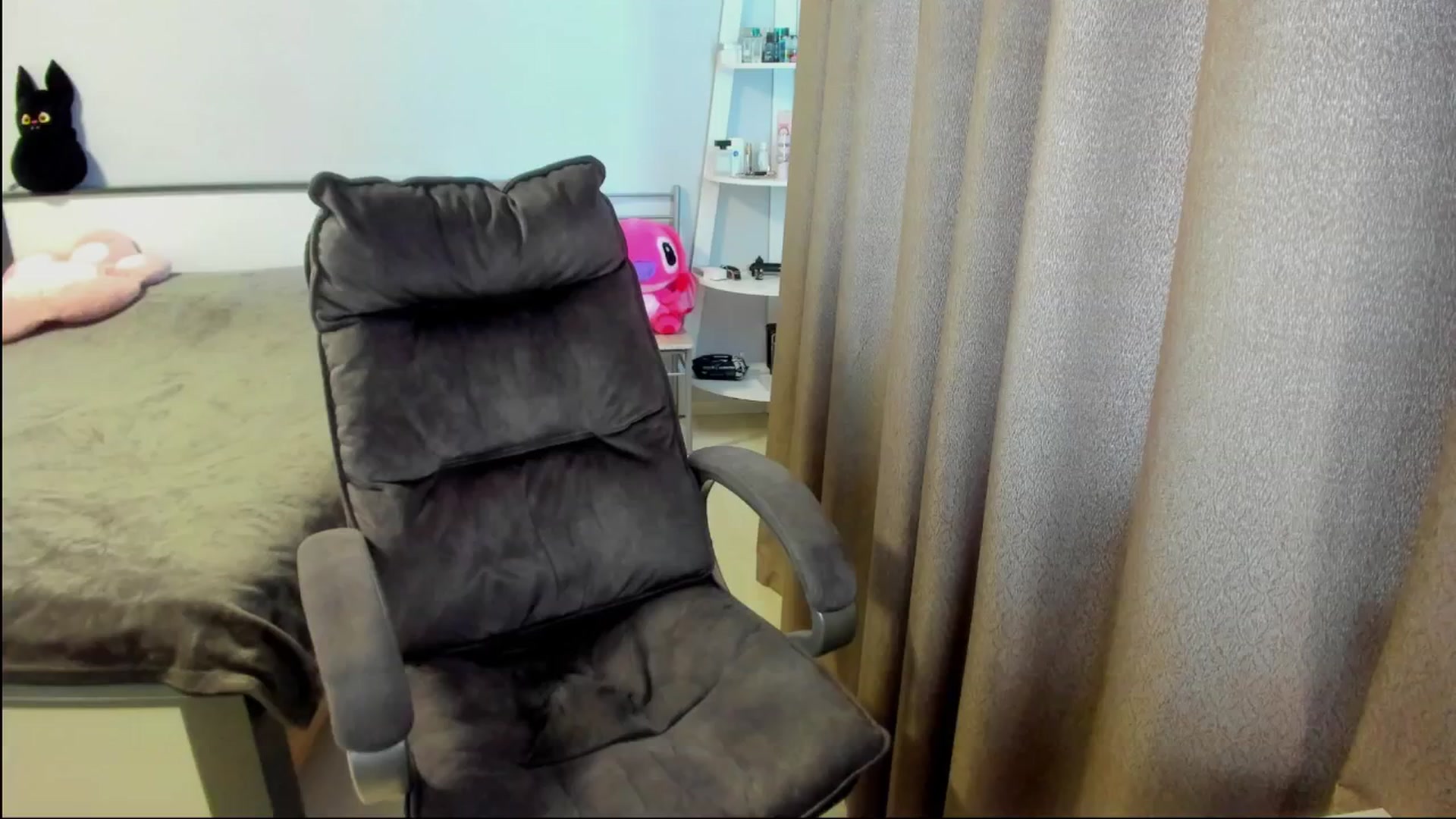 Gallery image thumbnail from Iam_Sasha's myfreecams stream on, 08/29/2025, 10:27 image 12 of 20