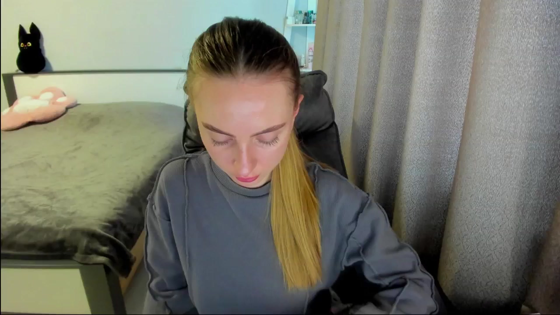 Gallery image thumbnail from Iam_Sasha's myfreecams stream on, 08/29/2025, 10:27 image 5 of 20
