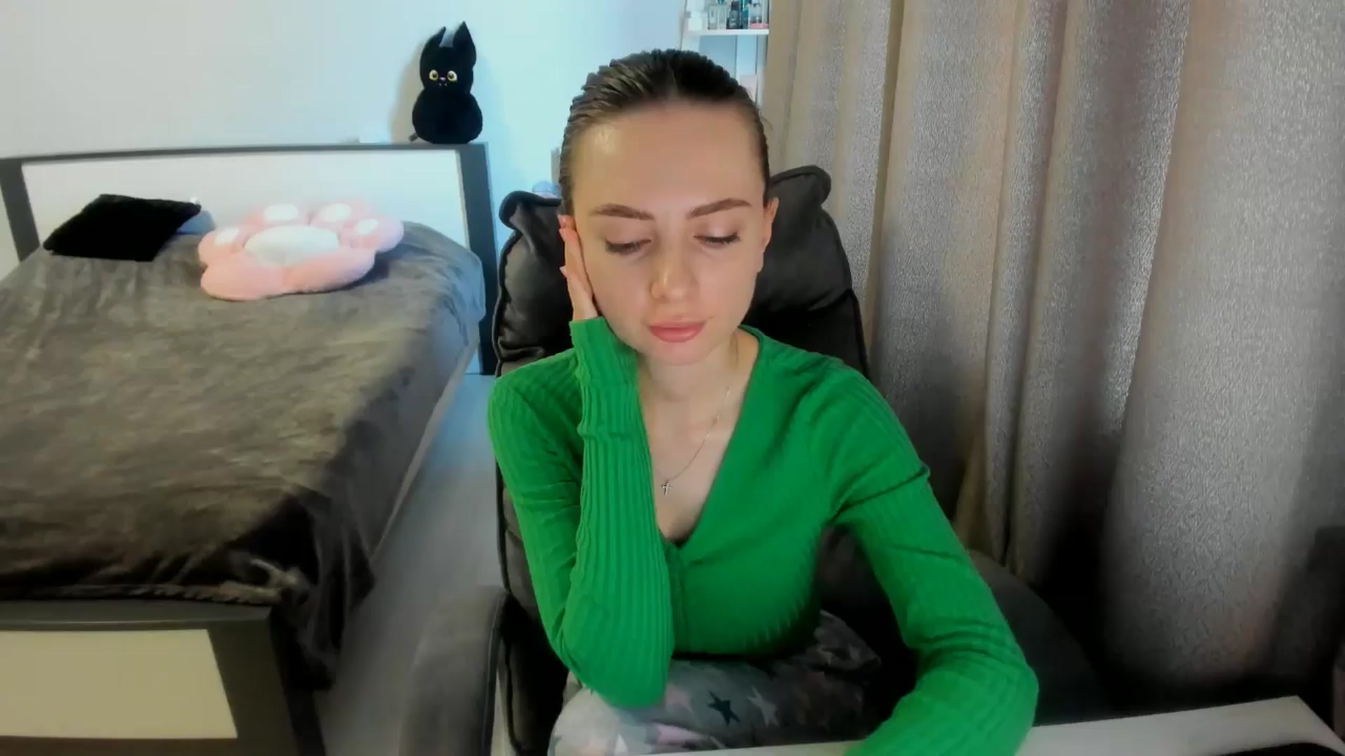 Gallery image thumbnail from Iam_Sasha's myfreecams stream on, 09/06/2025, 12:36 image 12 of 20