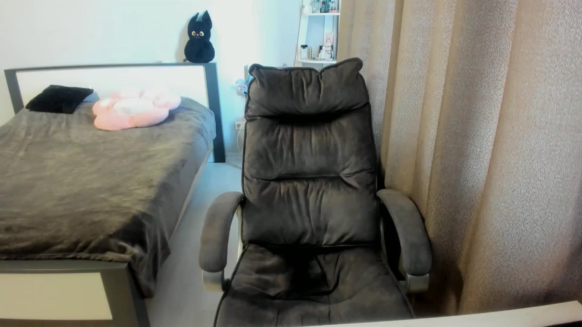 Gallery image thumbnail from Iam_Sasha's myfreecams stream on, 09/06/2025, 12:36 image 20 of 20