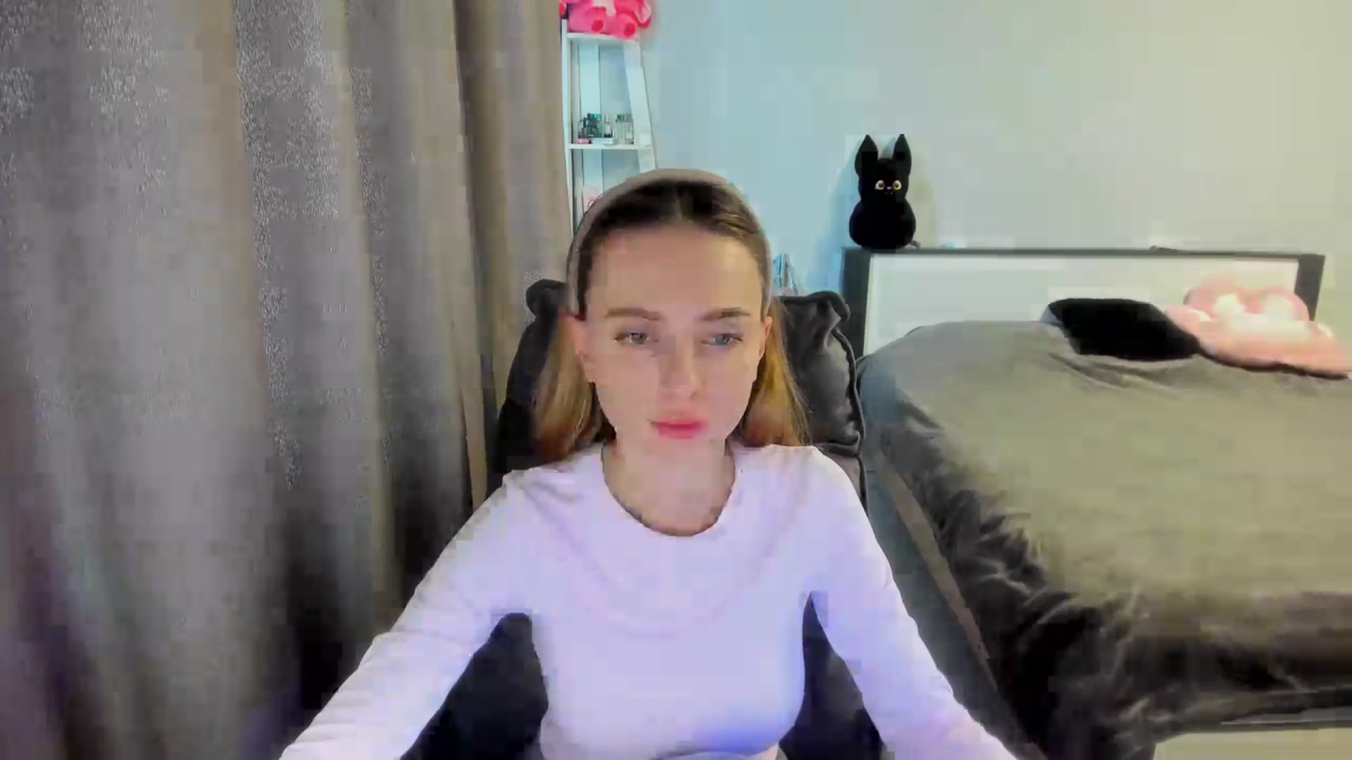 Gallery image thumbnail from Iam_Sasha's myfreecams stream on, 09/10/2025, 11:33 image 2 of 20