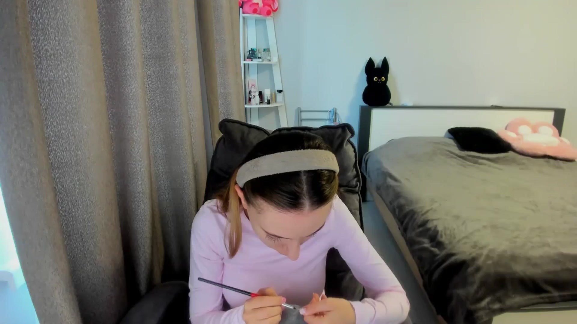 Gallery image thumbnail from Iam_Sasha's myfreecams stream on, 09/10/2025, 11:33 image 7 of 20