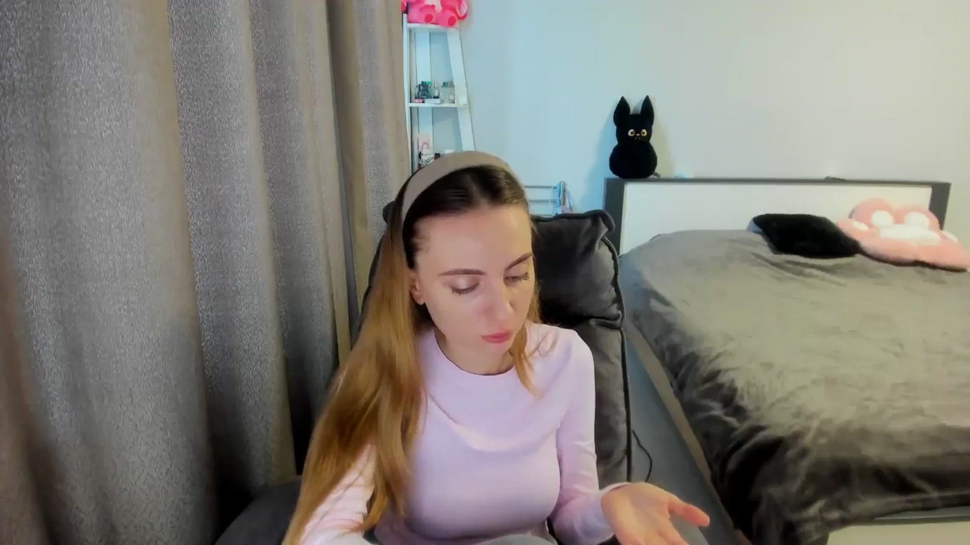 Gallery image thumbnail from Iam_Sasha's myfreecams stream on, 09/10/2025, 11:33 image 5 of 20