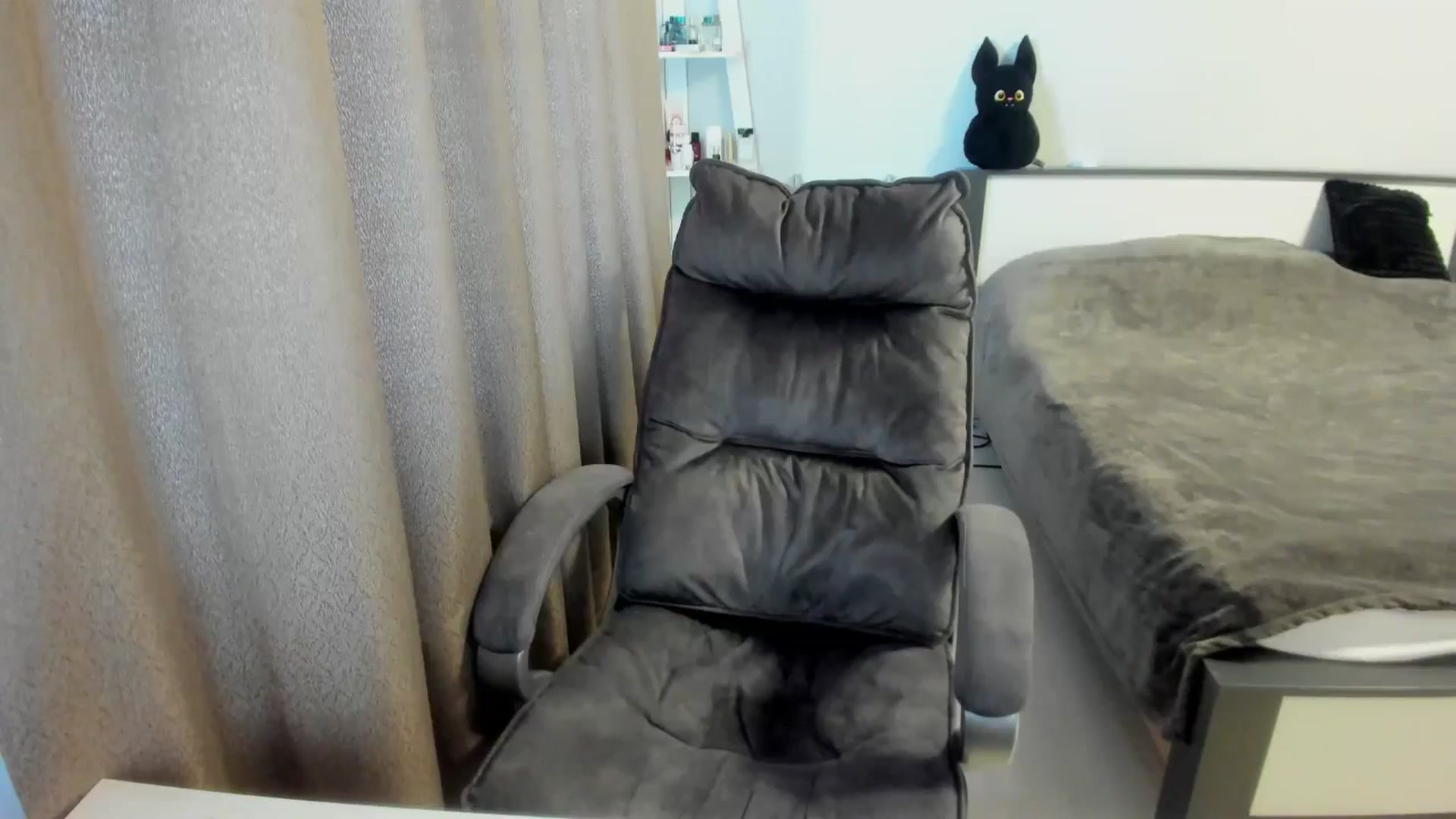 Gallery image thumbnail from Iam_Sasha's myfreecams stream on, 09/11/2025, 12:47 image 17 of 20