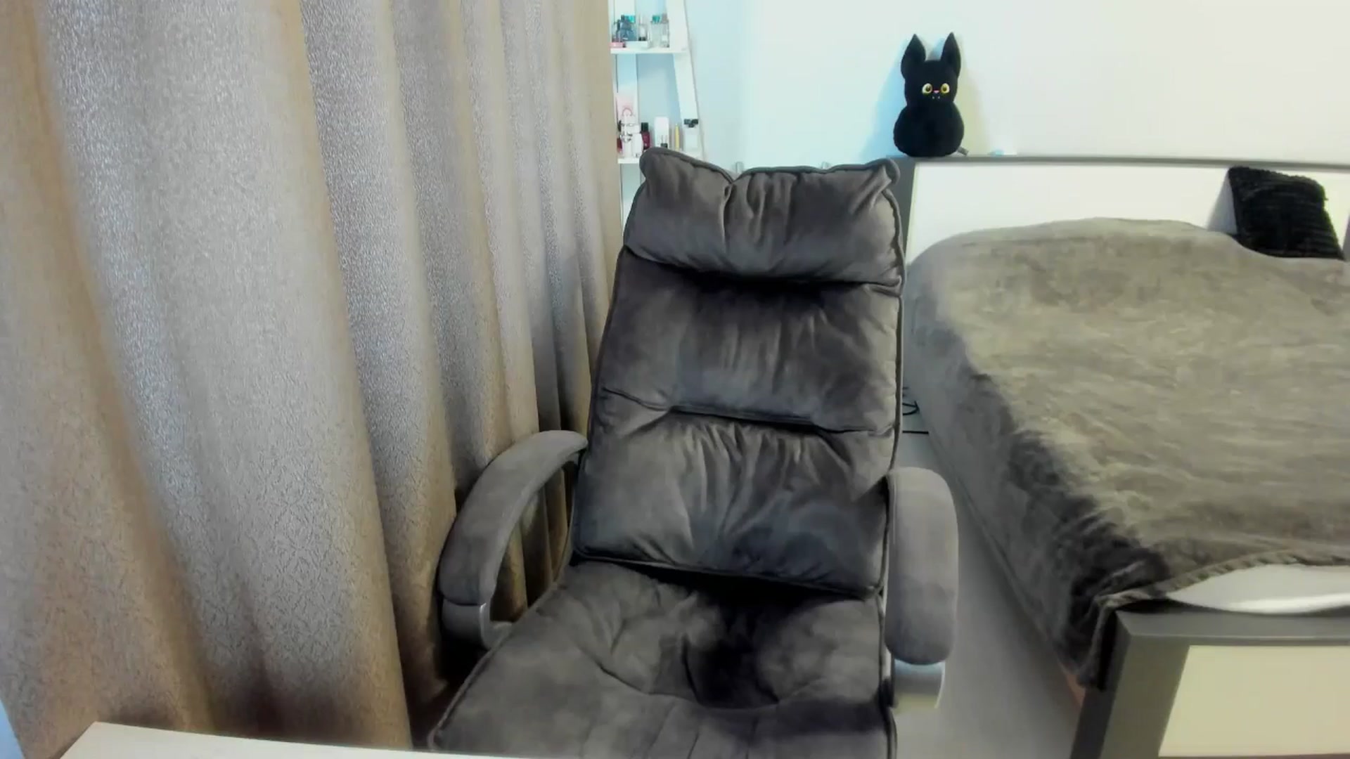 Gallery image thumbnail from Iam_Sasha's myfreecams stream on, 09/11/2025, 12:47 image 13 of 20