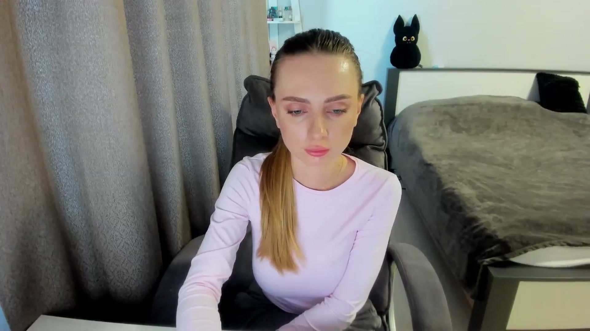 Gallery image thumbnail from Iam_Sasha's myfreecams stream on, 09/11/2025, 12:47 image 11 of 20