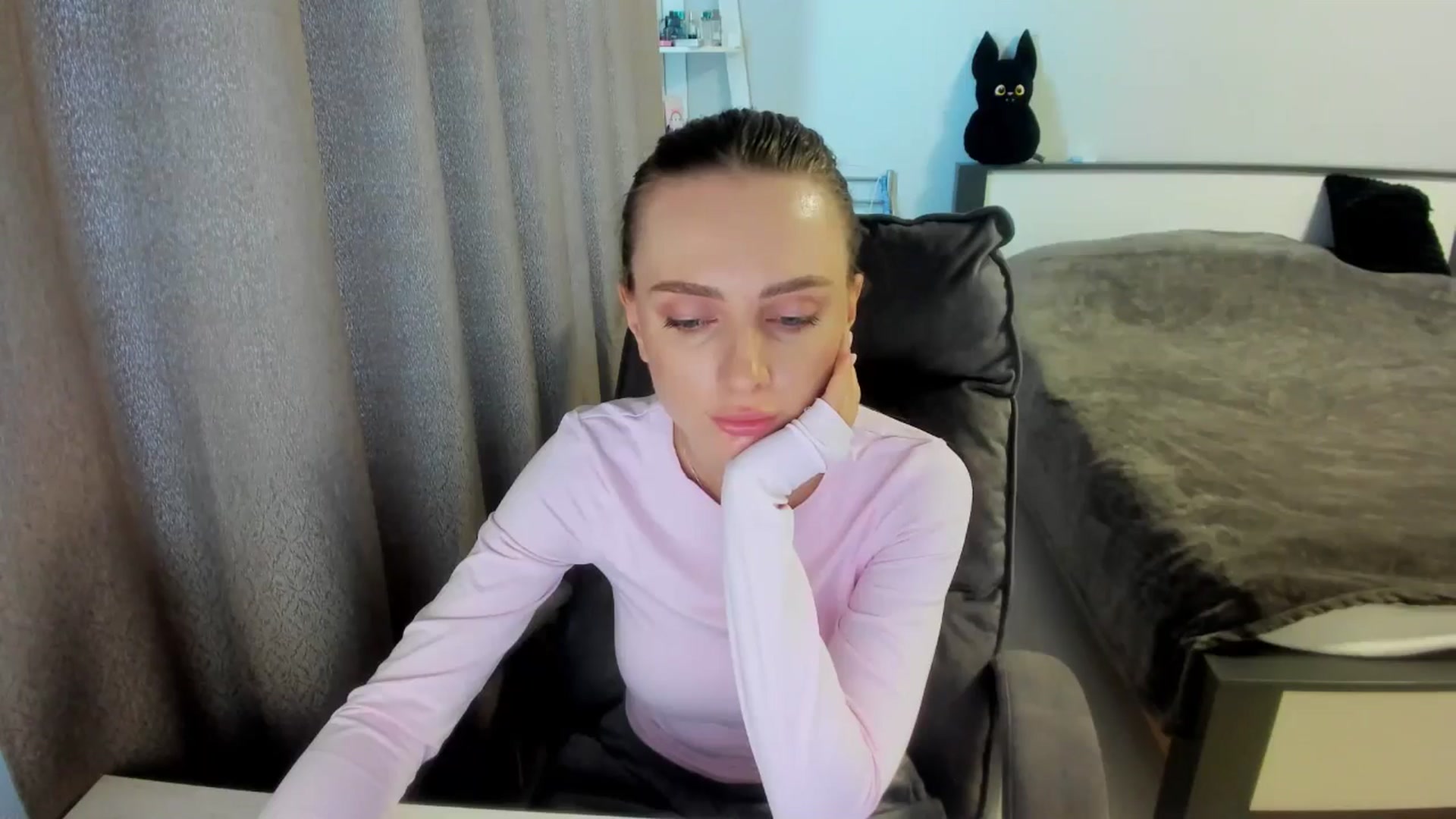 Gallery image thumbnail from Iam_Sasha's myfreecams stream on, 09/11/2025, 12:47 image 3 of 20
