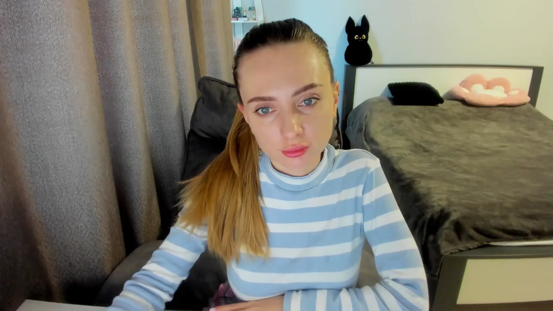 Gallery image thumbnail from Iam_Sasha's myfreecams stream on, 09/14/2025, 11:45 image 7 of 20