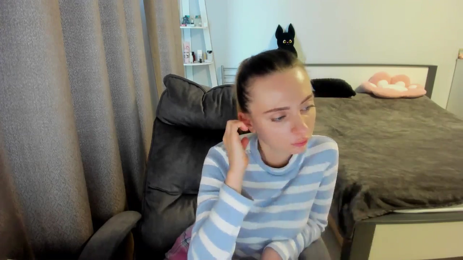 Gallery image thumbnail from Iam_Sasha's myfreecams stream on, 09/14/2025, 12:22 image 2 of 20