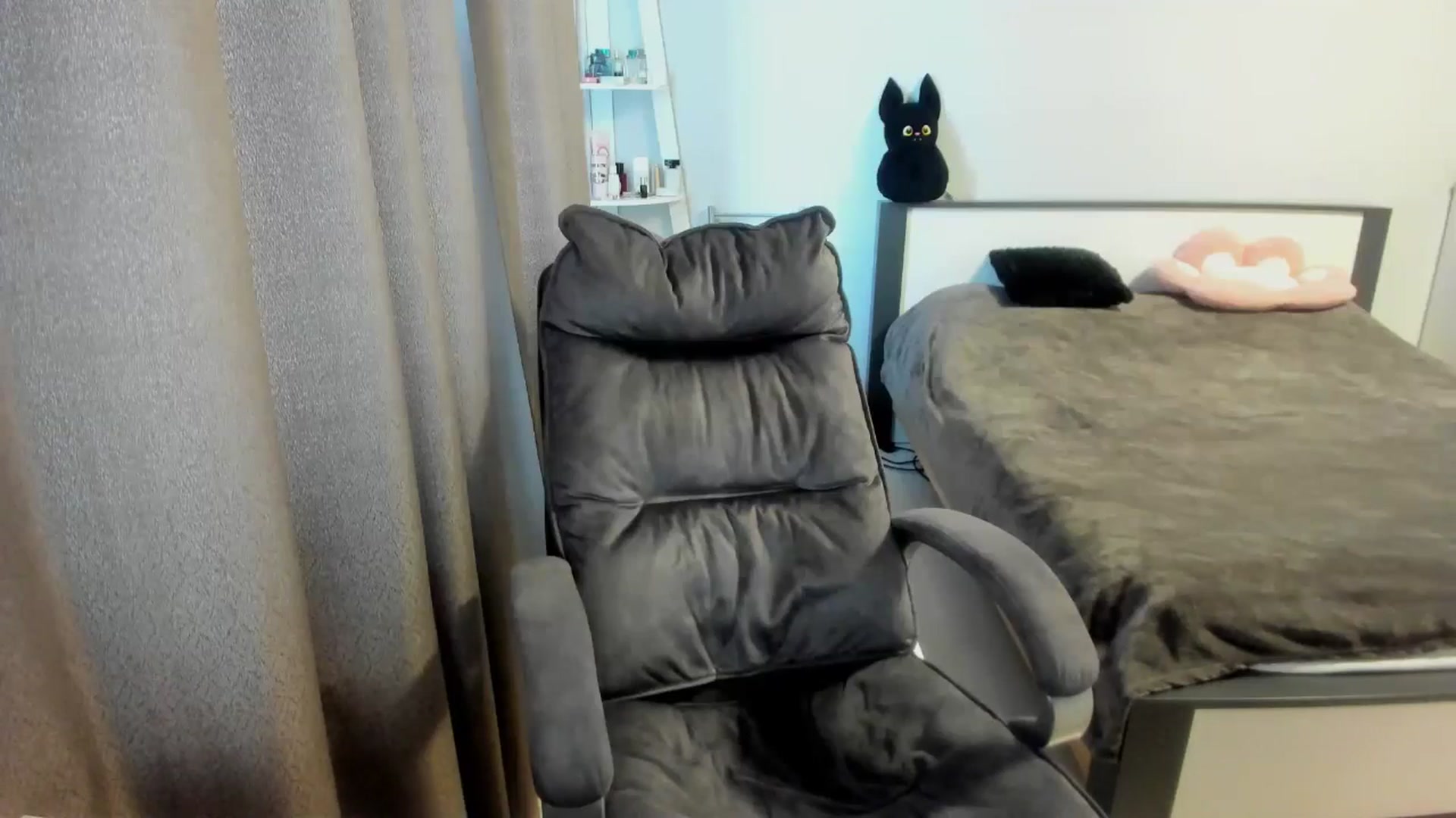Gallery image thumbnail from Iam_Sasha's myfreecams stream on, 09/14/2025, 12:22 image 12 of 20