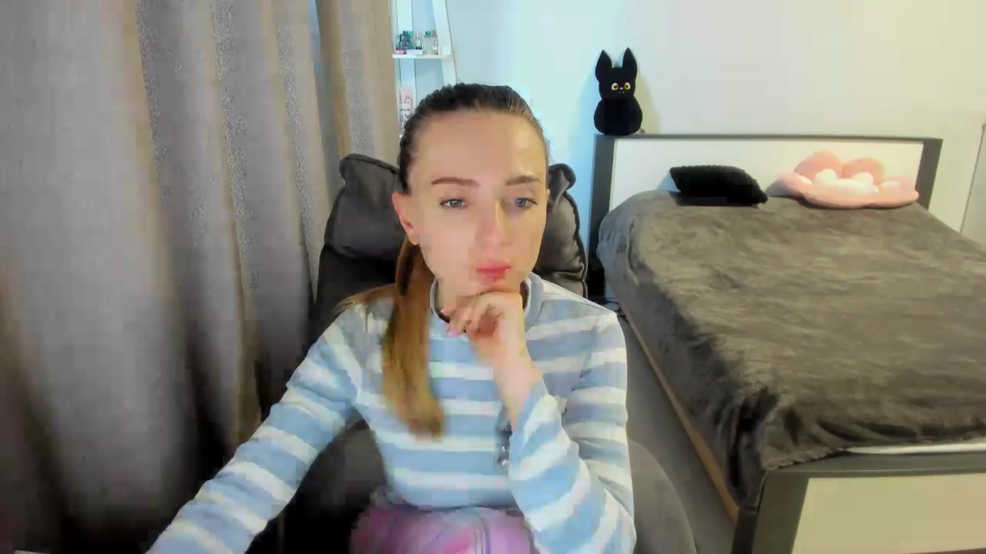 Gallery image thumbnail from Iam_Sasha's myfreecams stream on, 09/14/2025, 12:22 image 13 of 20