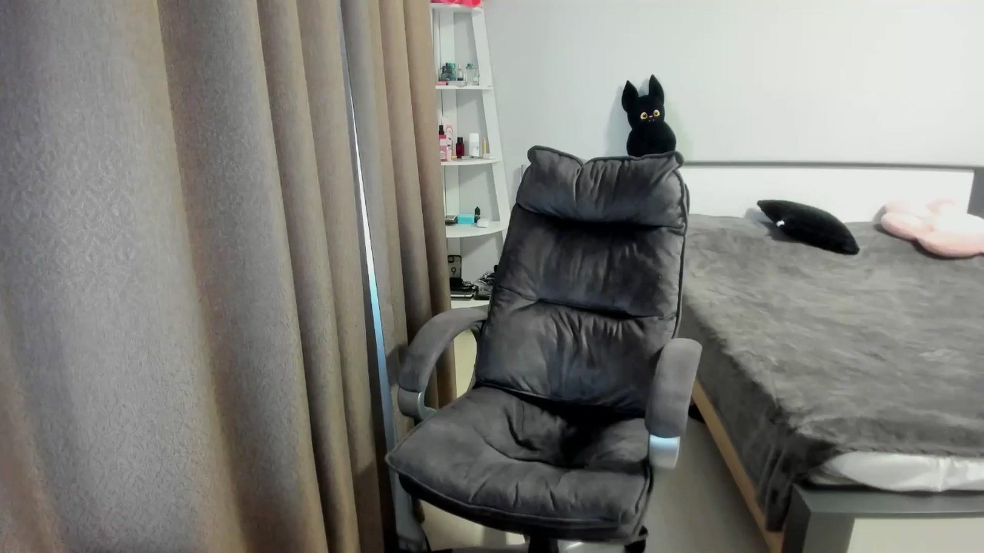 Gallery image thumbnail from Iam_Sasha's myfreecams stream on, 09/20/2025, 16:05 image 20 of 20