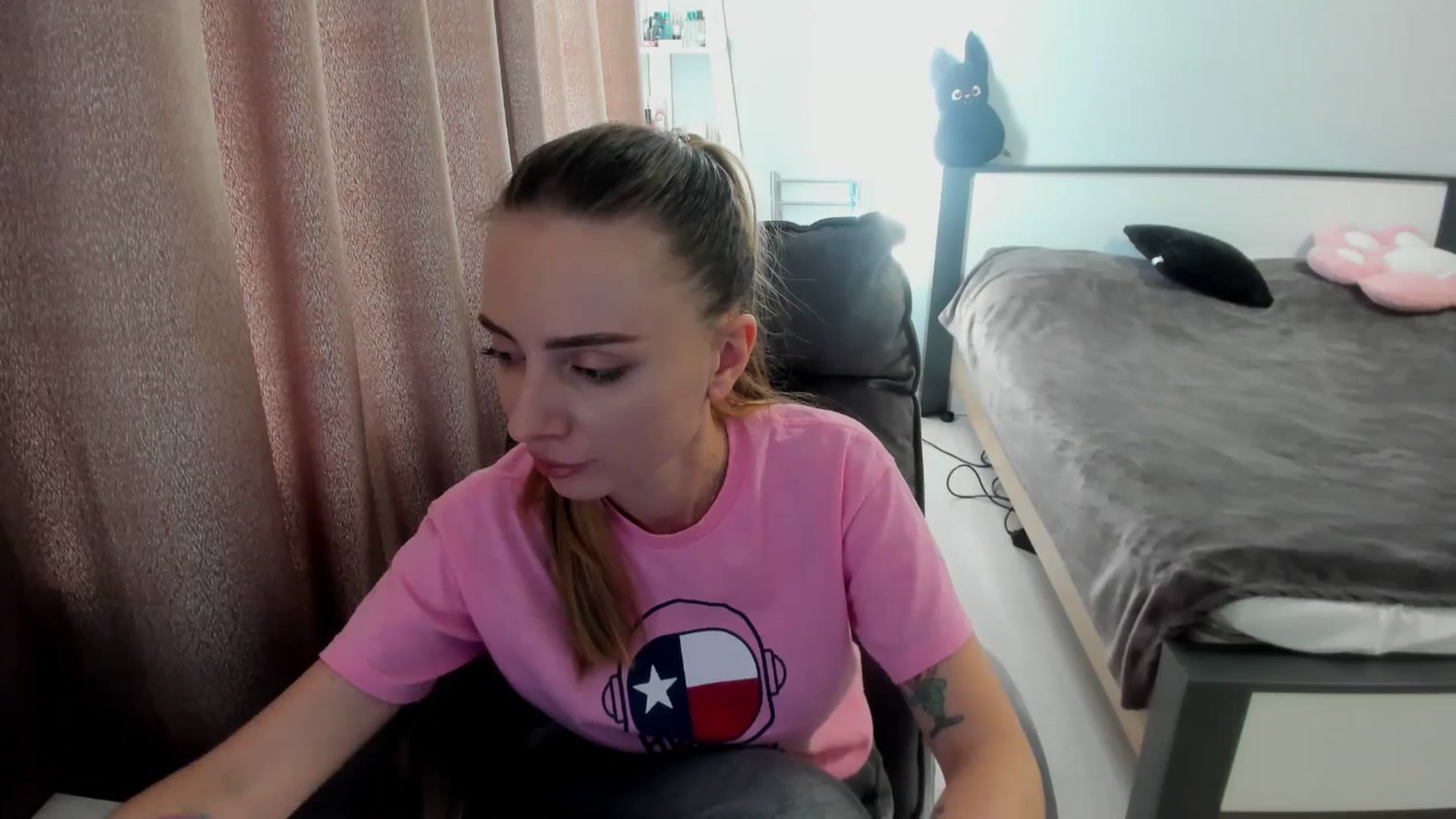 Gallery image thumbnail from Iam_Sasha's myfreecams stream on, 09/20/2025, 16:05 image 8 of 20