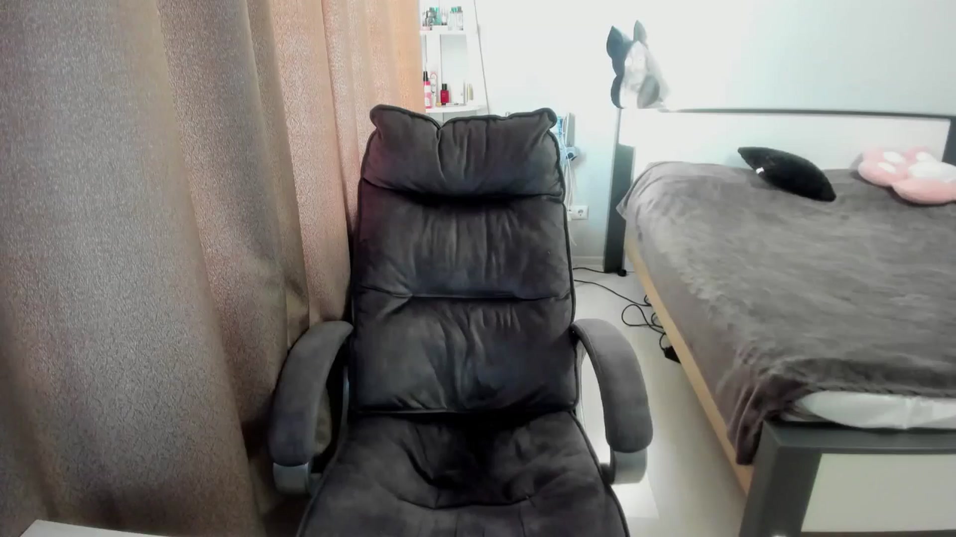 Gallery image thumbnail from Iam_Sasha's myfreecams stream on, 09/20/2025, 16:05 image 14 of 20
