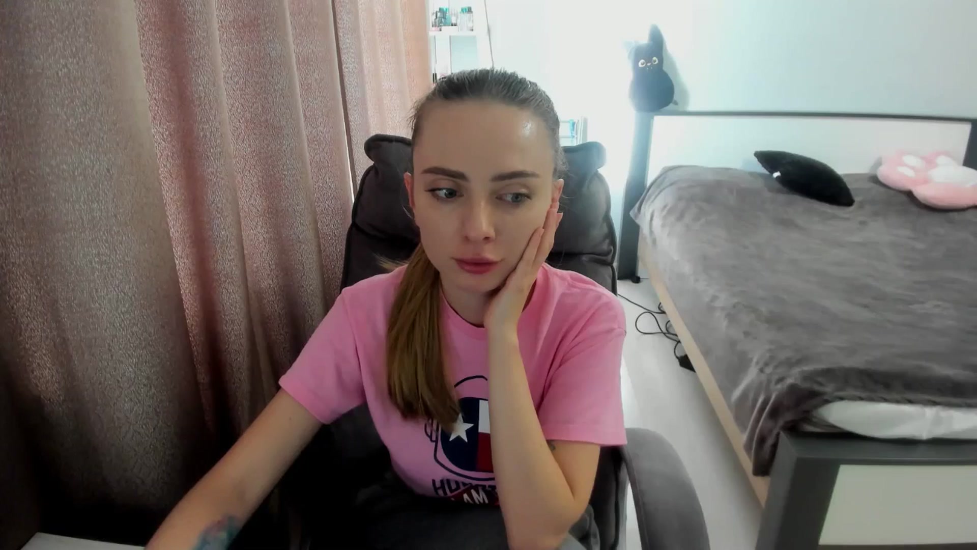Gallery image thumbnail from Iam_Sasha's myfreecams stream on, 09/20/2025, 16:05 image 10 of 20