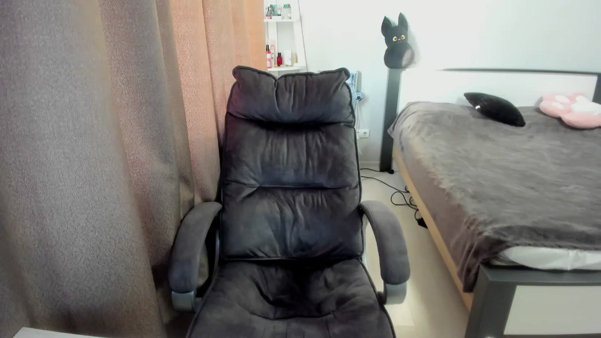 Gallery image thumbnail from Iam_Sasha's myfreecams stream on, 09/20/2025, 16:05 image 16 of 20