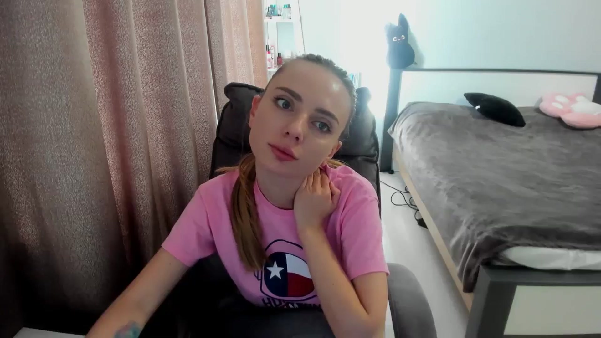 Gallery image thumbnail from Iam_Sasha's myfreecams stream on, 09/20/2025, 16:05 image 9 of 20