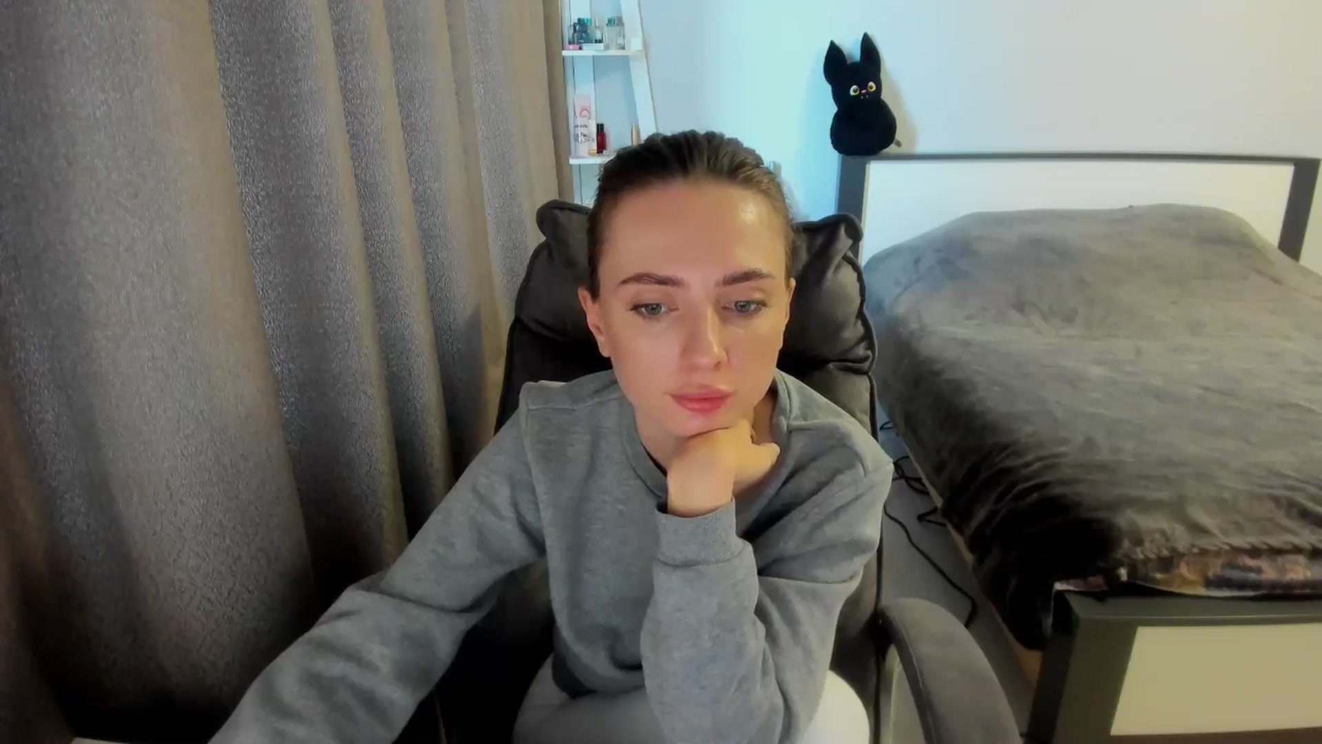 Gallery image thumbnail from Iam_Sasha's myfreecams stream on, 09/22/2025, 14:25 image 2 of 20