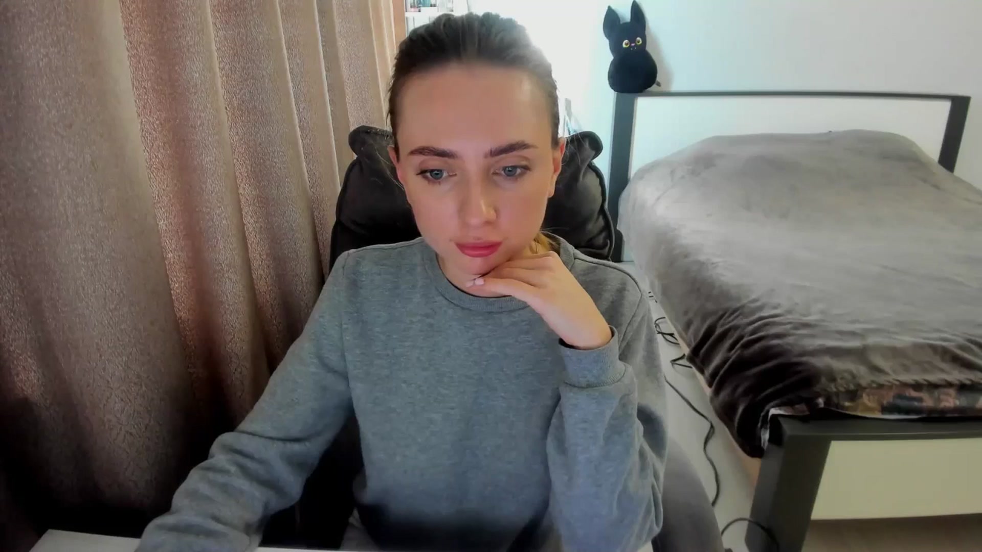 Gallery image thumbnail from Iam_Sasha's myfreecams stream on, 09/22/2025, 14:25 image 14 of 20