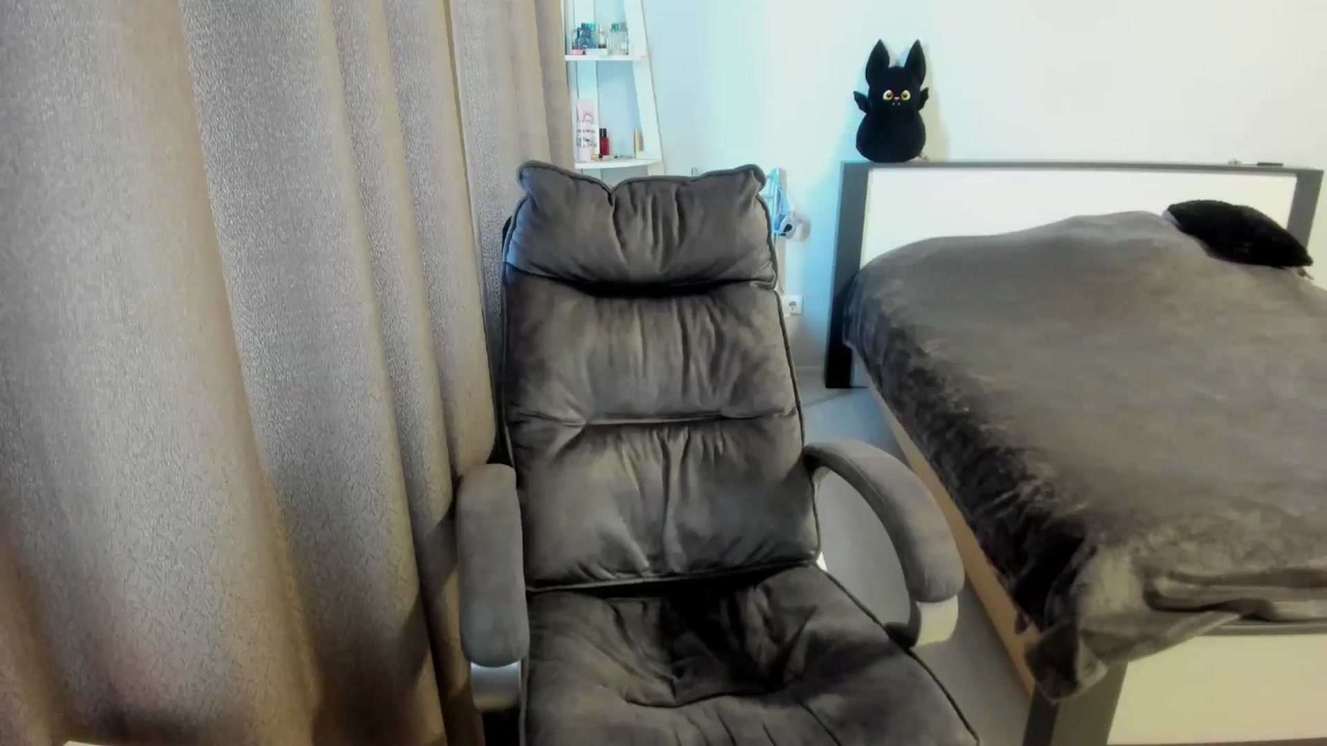 Gallery image thumbnail from Iam_Sasha's myfreecams stream on, 09/27/2025, 11:19 image 10 of 20