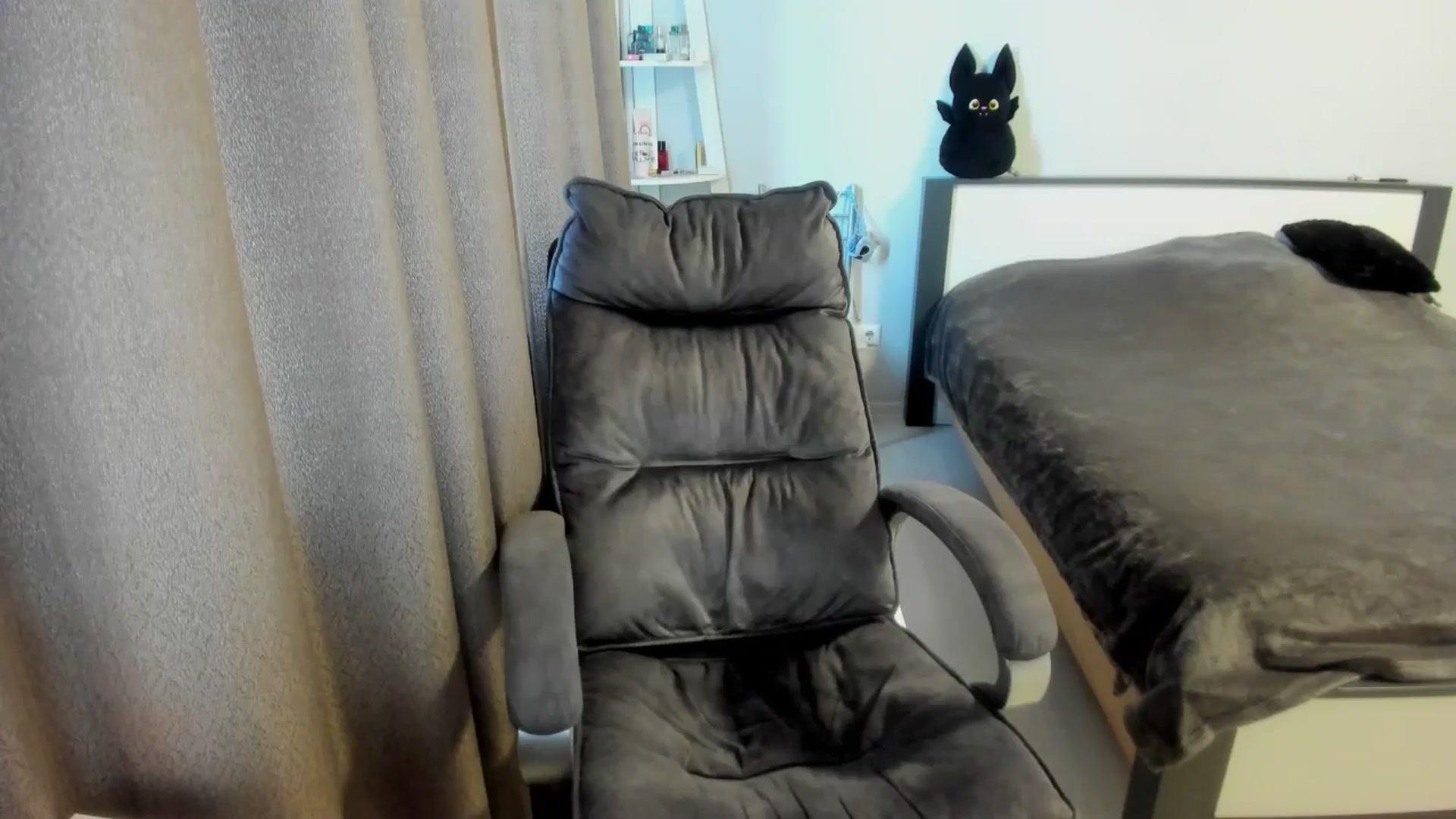 Gallery image thumbnail from Iam_Sasha's myfreecams stream on, 09/27/2025, 11:19 image 5 of 20