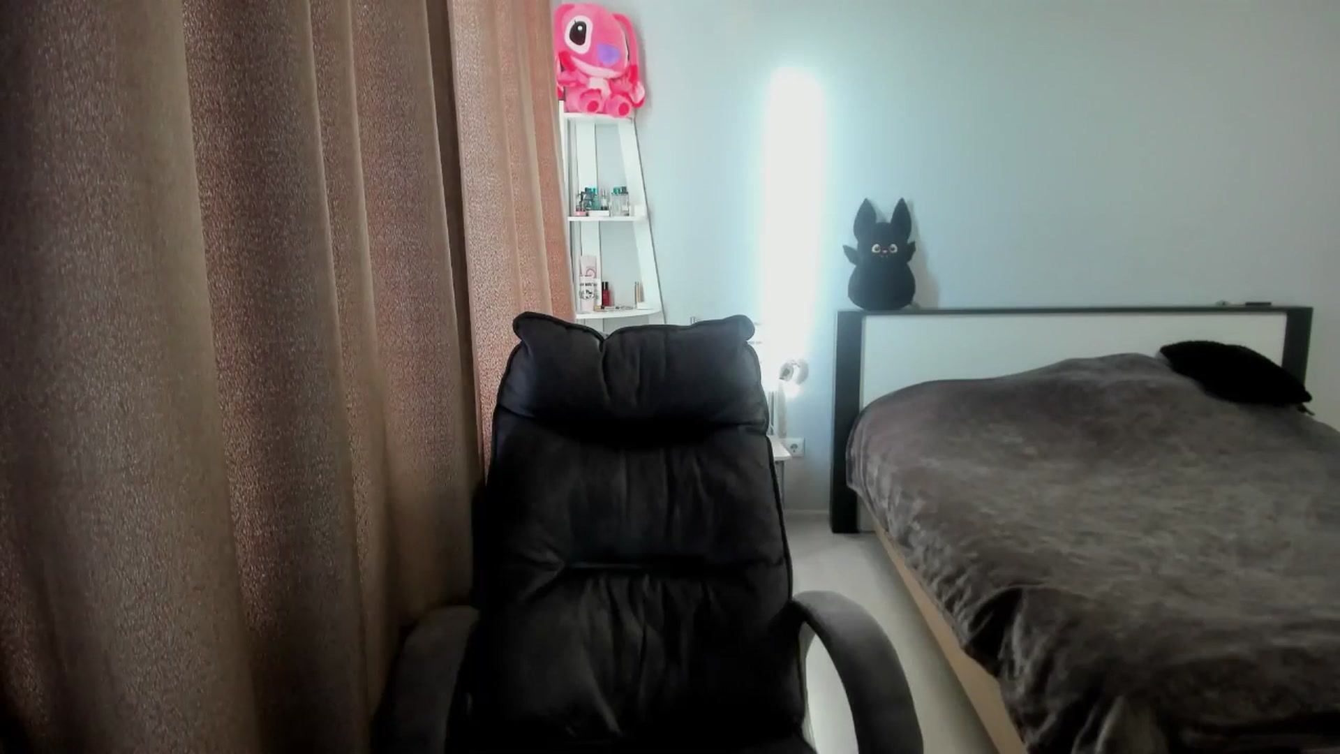Gallery image thumbnail from Iam_Sasha's myfreecams stream on, 09/27/2025, 14:19 image 18 of 20