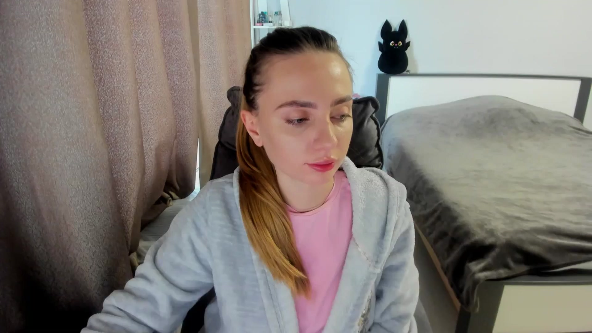 Gallery image thumbnail from Iam_Sasha's myfreecams stream on, 10/04/2025, 10:01 image 15 of 20