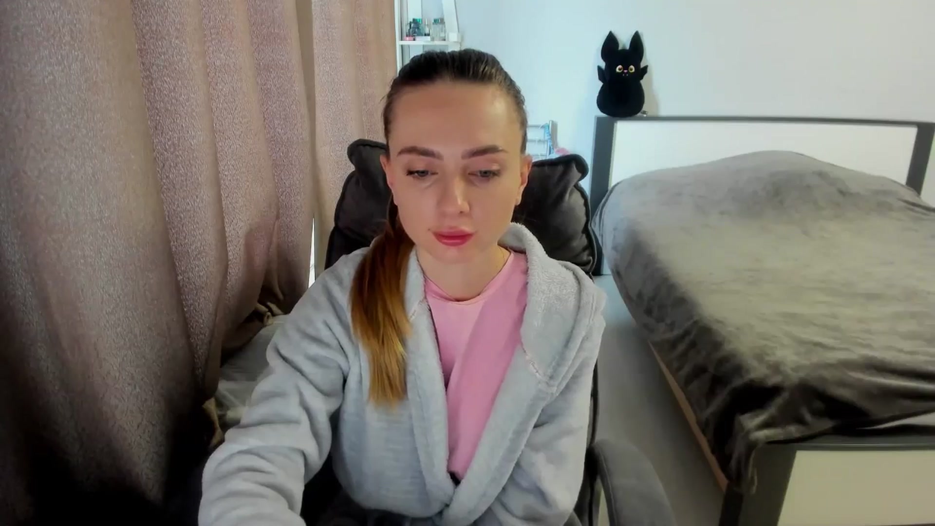 Gallery image thumbnail from Iam_Sasha's myfreecams stream on, 10/04/2025, 10:01 image 7 of 20