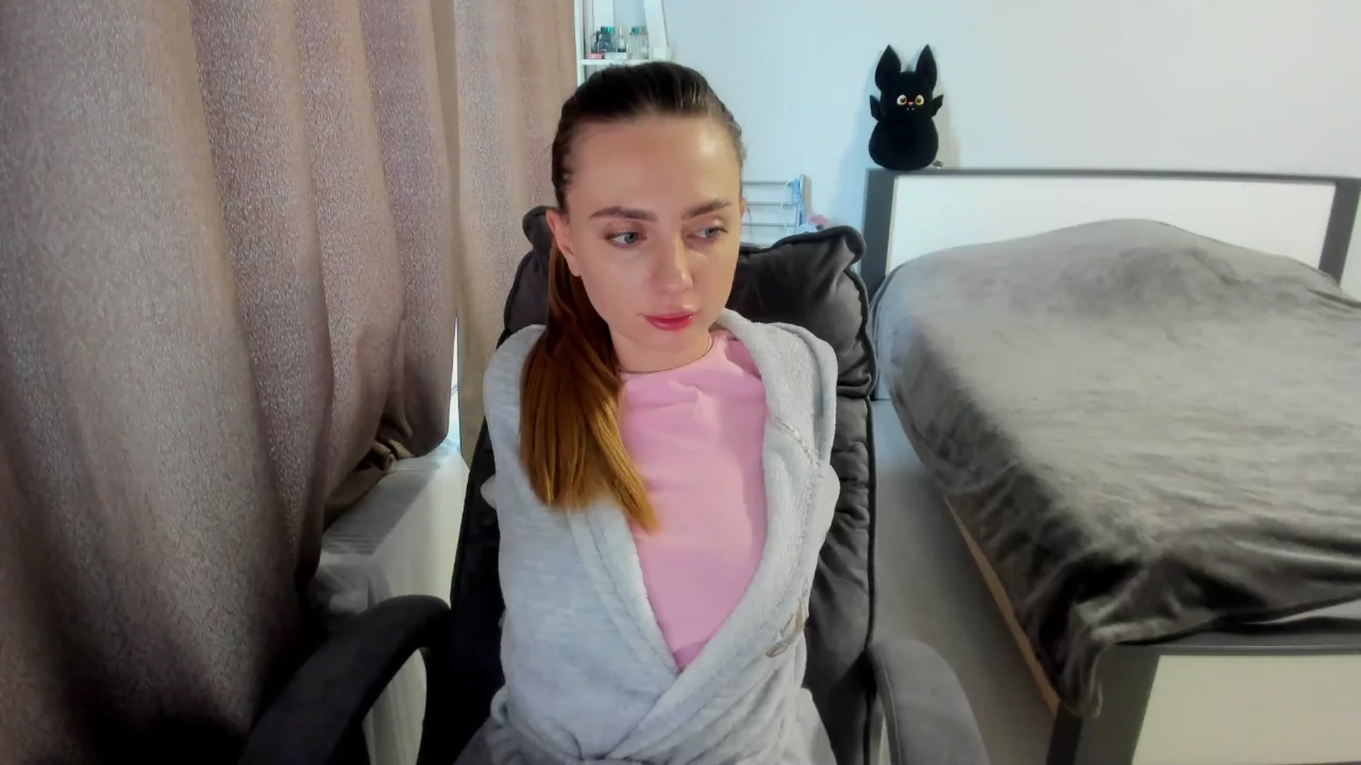 Gallery image thumbnail from Iam_Sasha's myfreecams stream on, 10/04/2025, 10:01 image 17 of 20