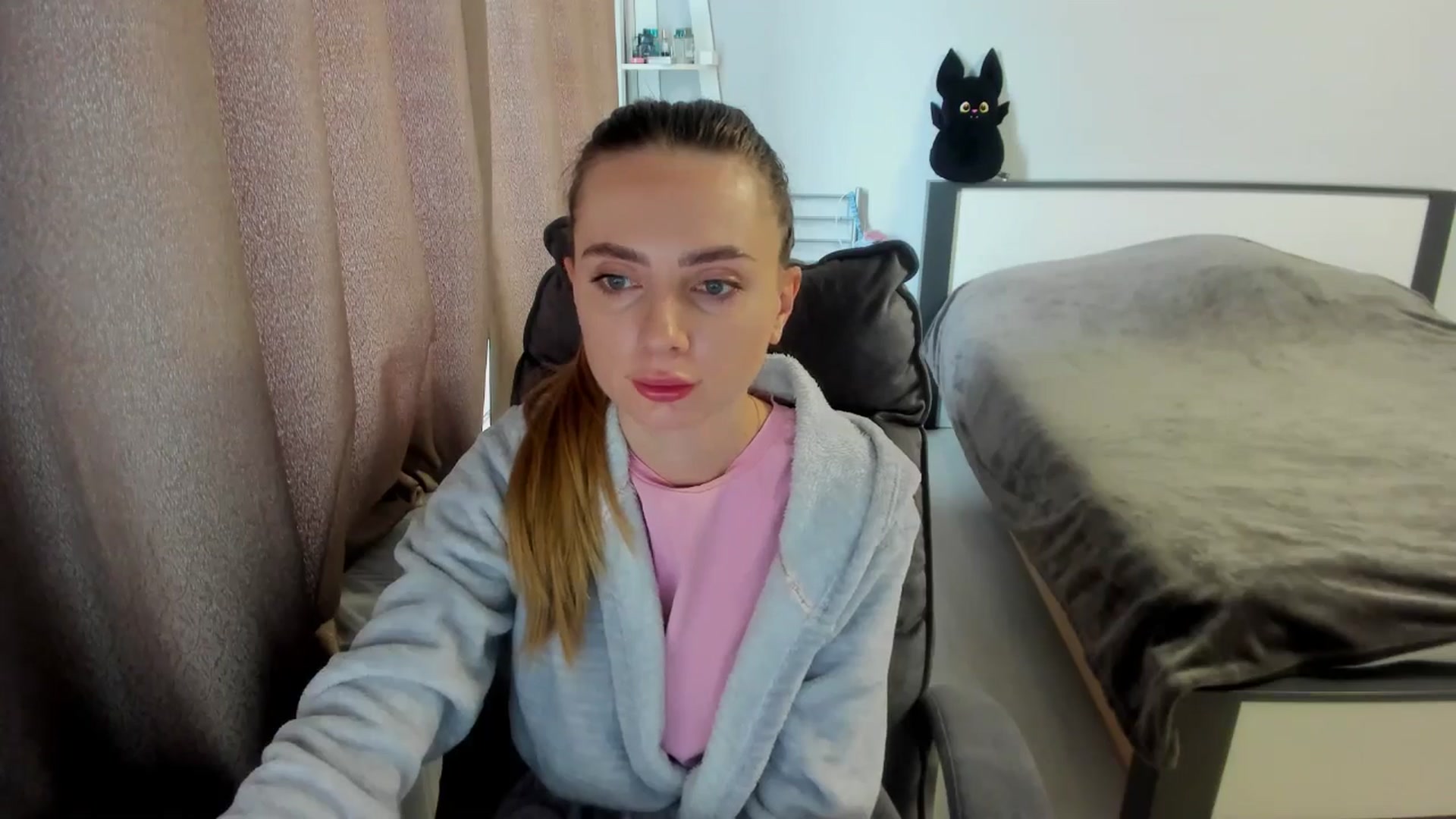 Gallery image thumbnail from Iam_Sasha's myfreecams stream on, 10/04/2025, 10:01 image 5 of 20